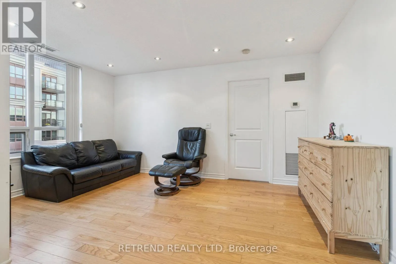 712 - 27 REAN DRIVE