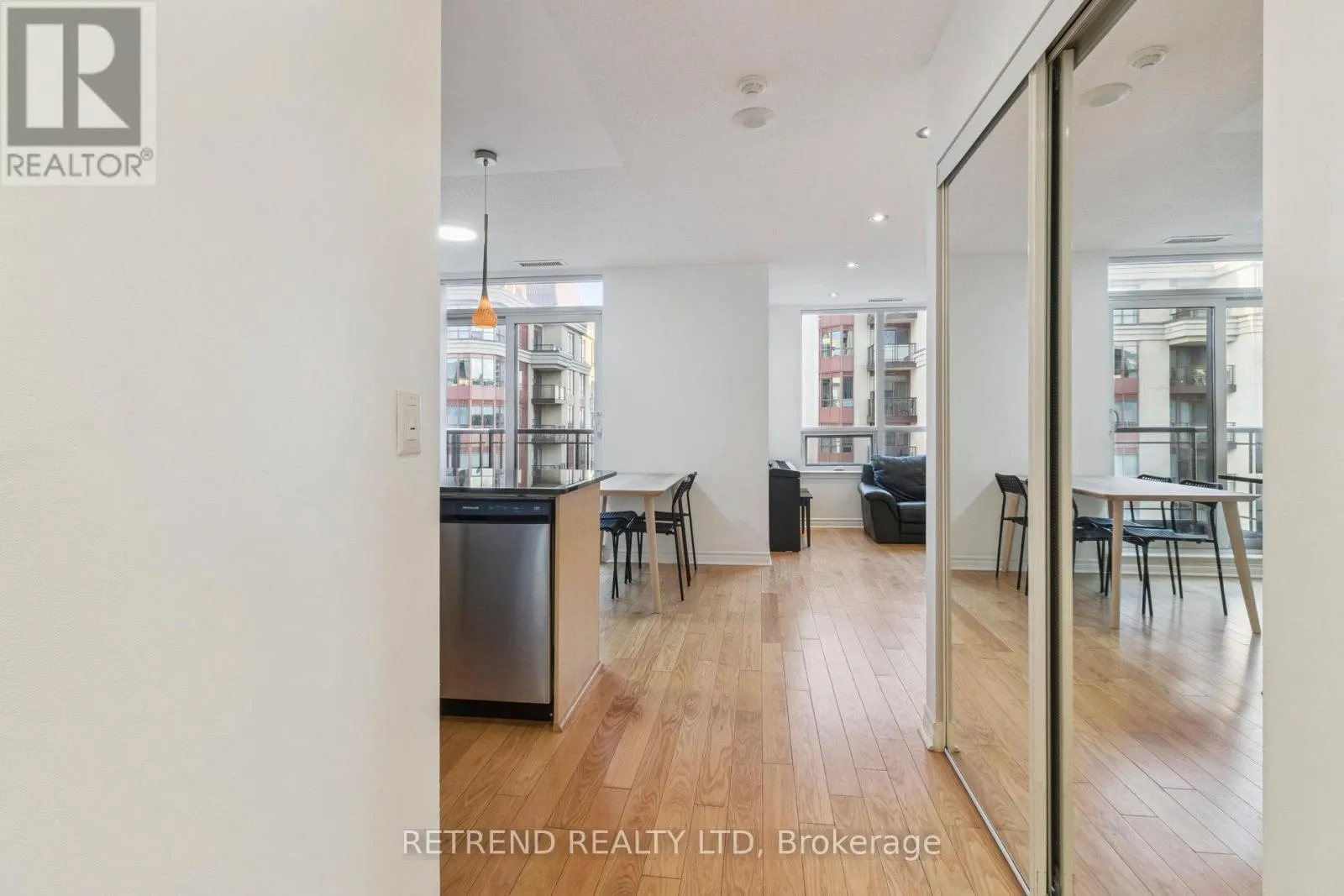 712 - 27 REAN DRIVE