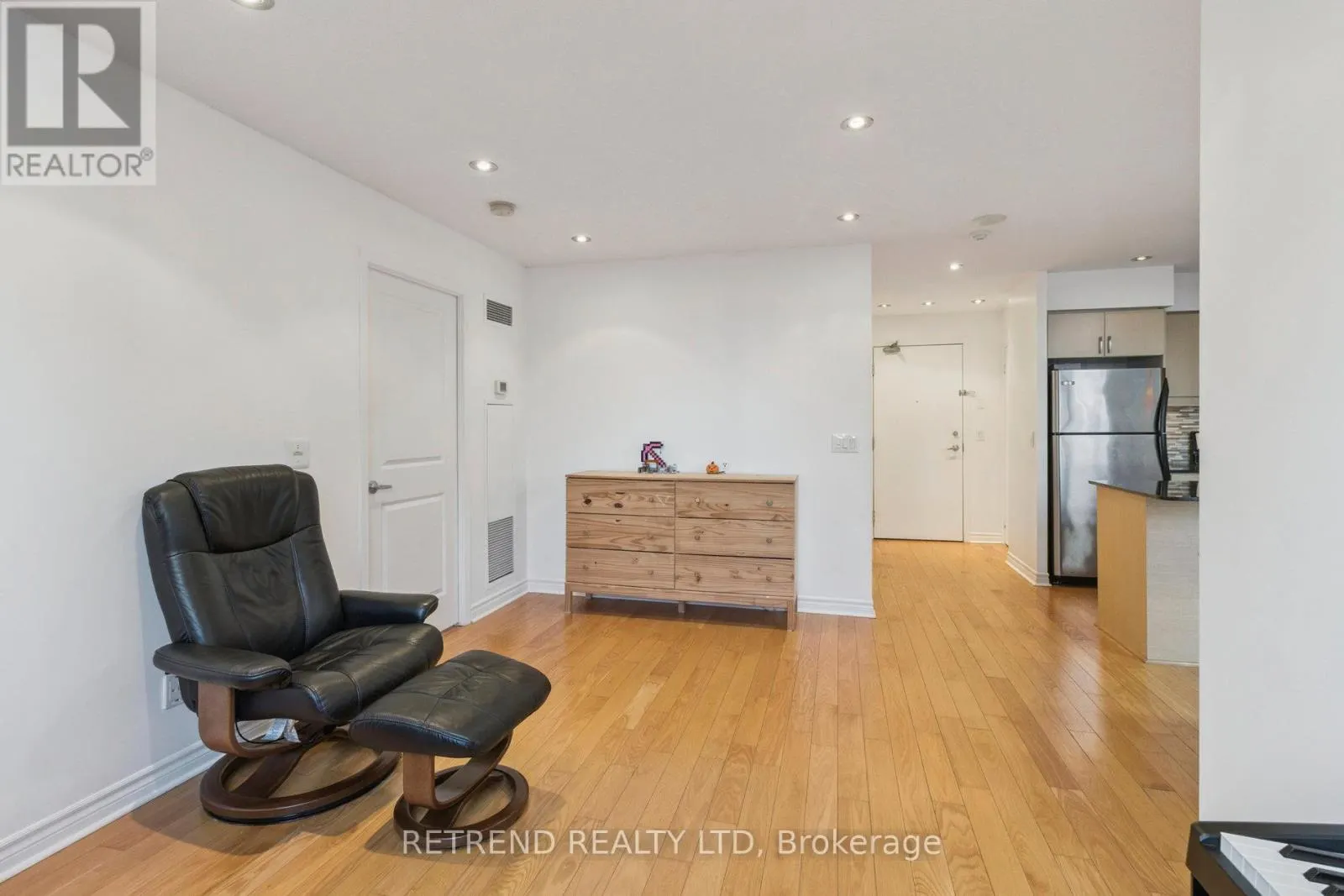 712 - 27 REAN DRIVE