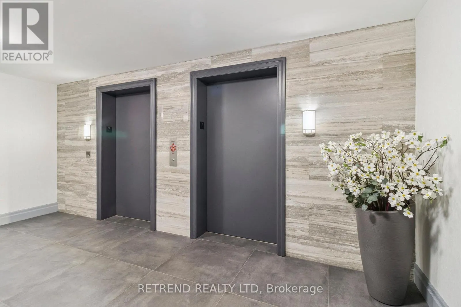 712 - 27 REAN DRIVE