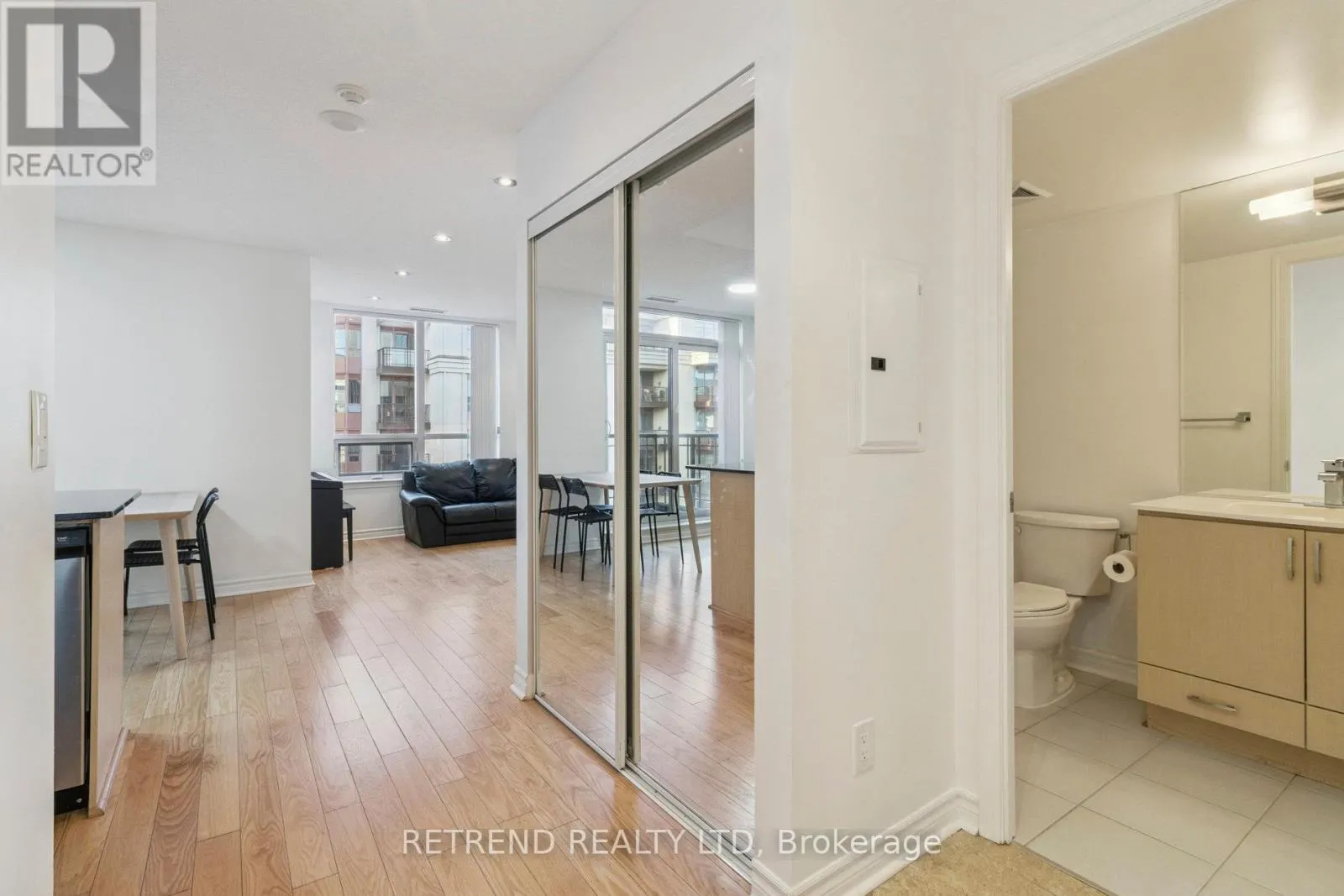 712 - 27 REAN DRIVE