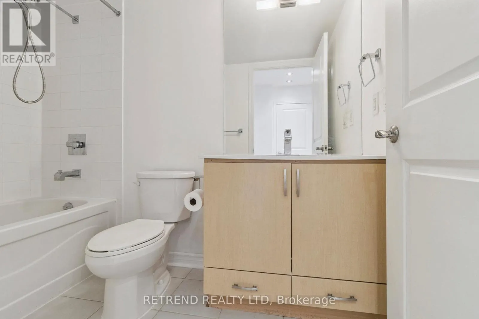 712 - 27 REAN DRIVE