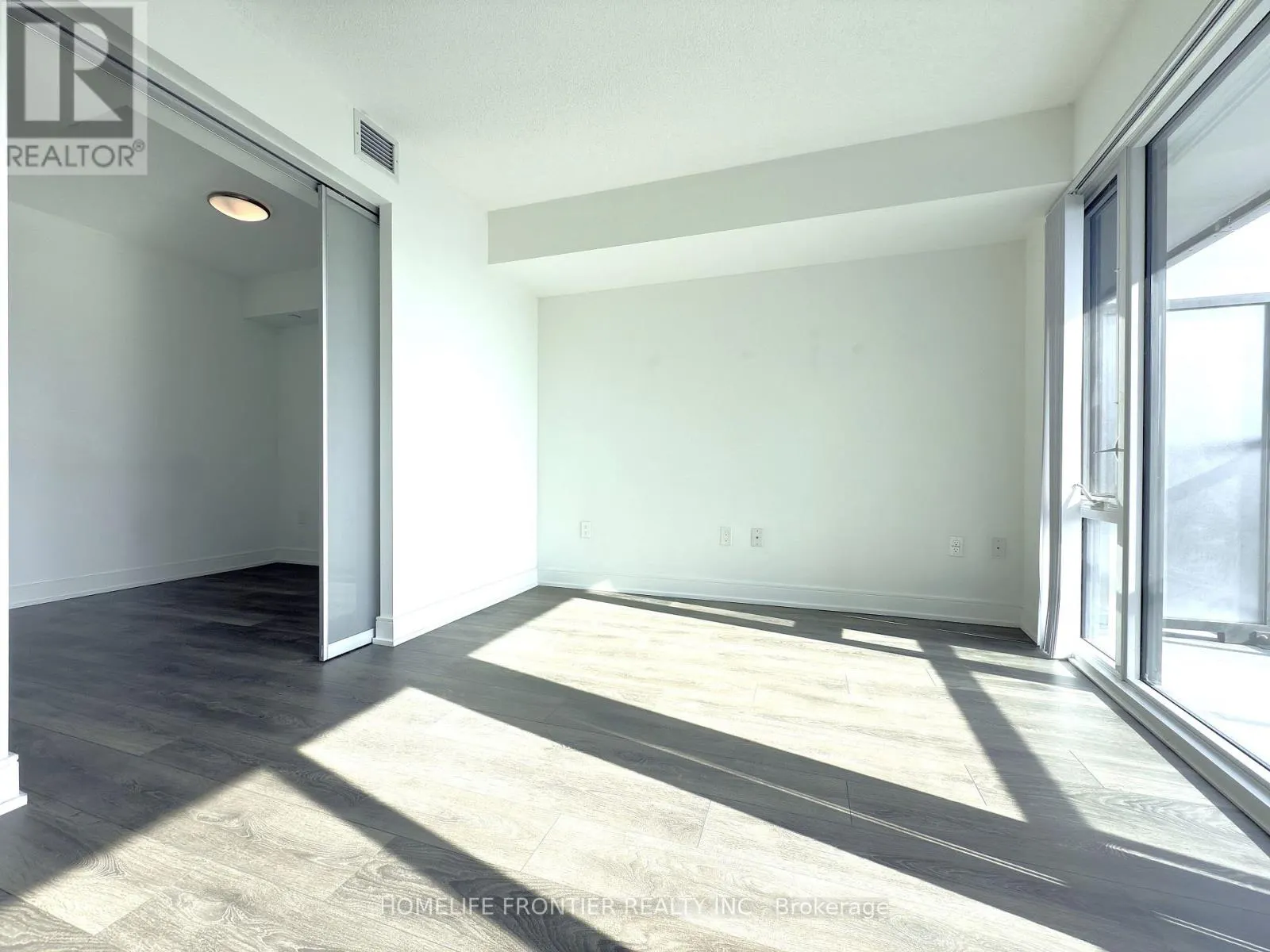 1507 - 89 MCGILL STREET