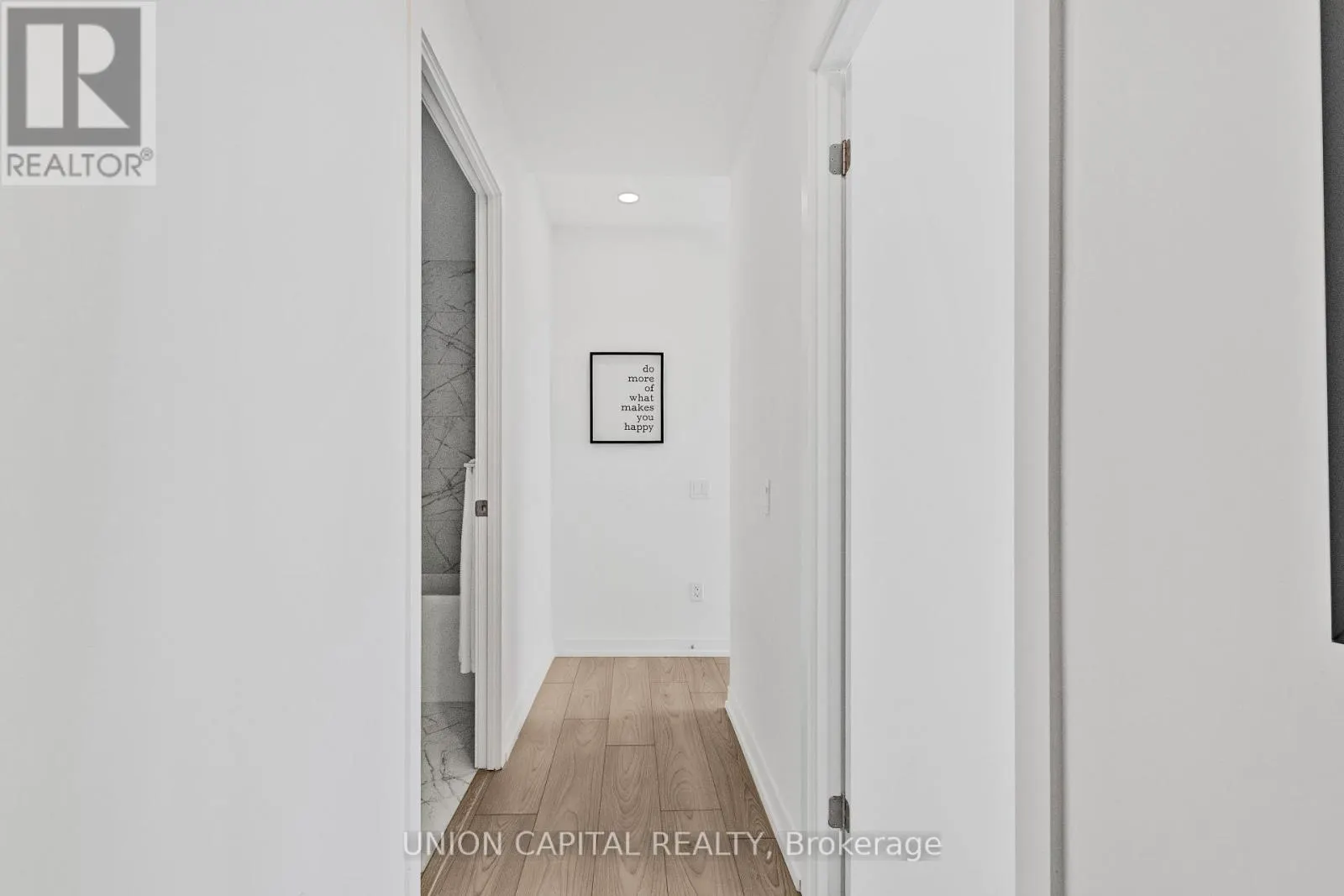 3517 - 82 DALHOUSIE STREET