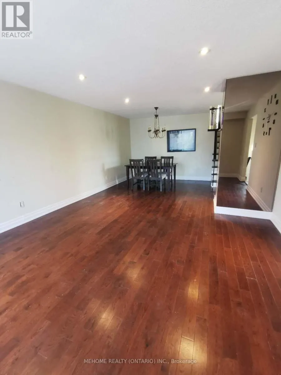 UPPER UNIT - 41 CLANCY DRIVE