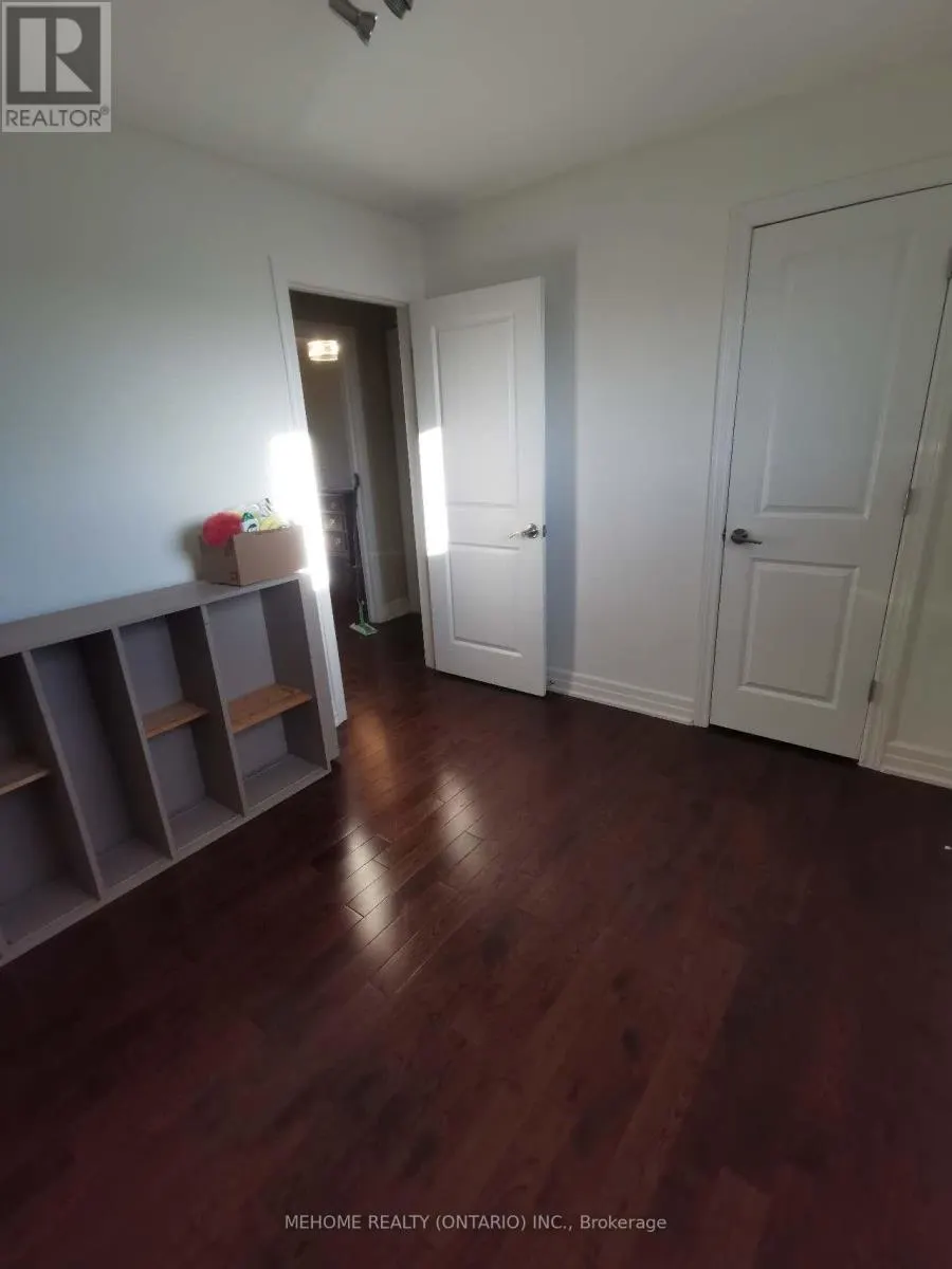 UPPER UNIT - 41 CLANCY DRIVE