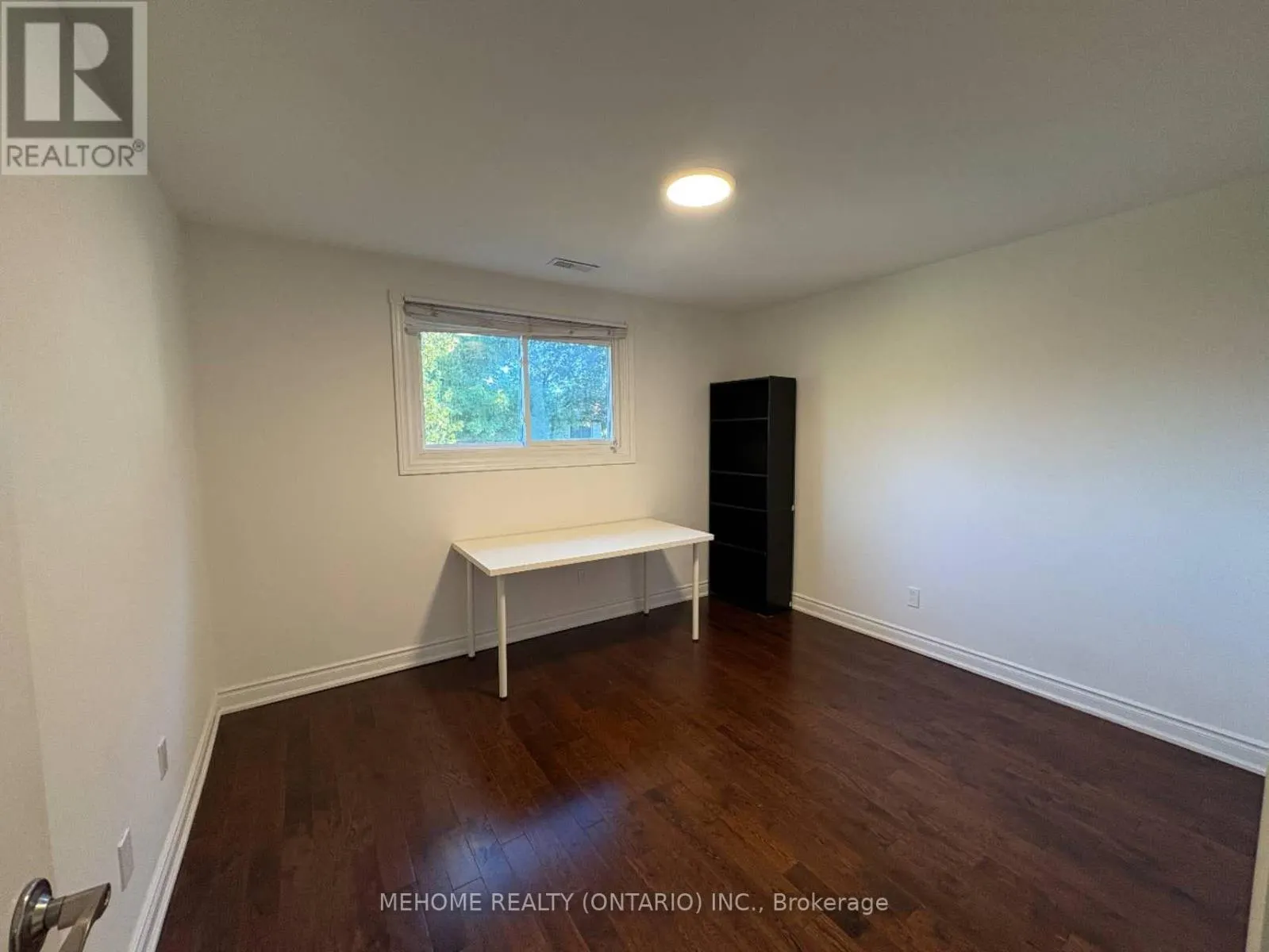 UPPER UNIT - 41 CLANCY DRIVE
