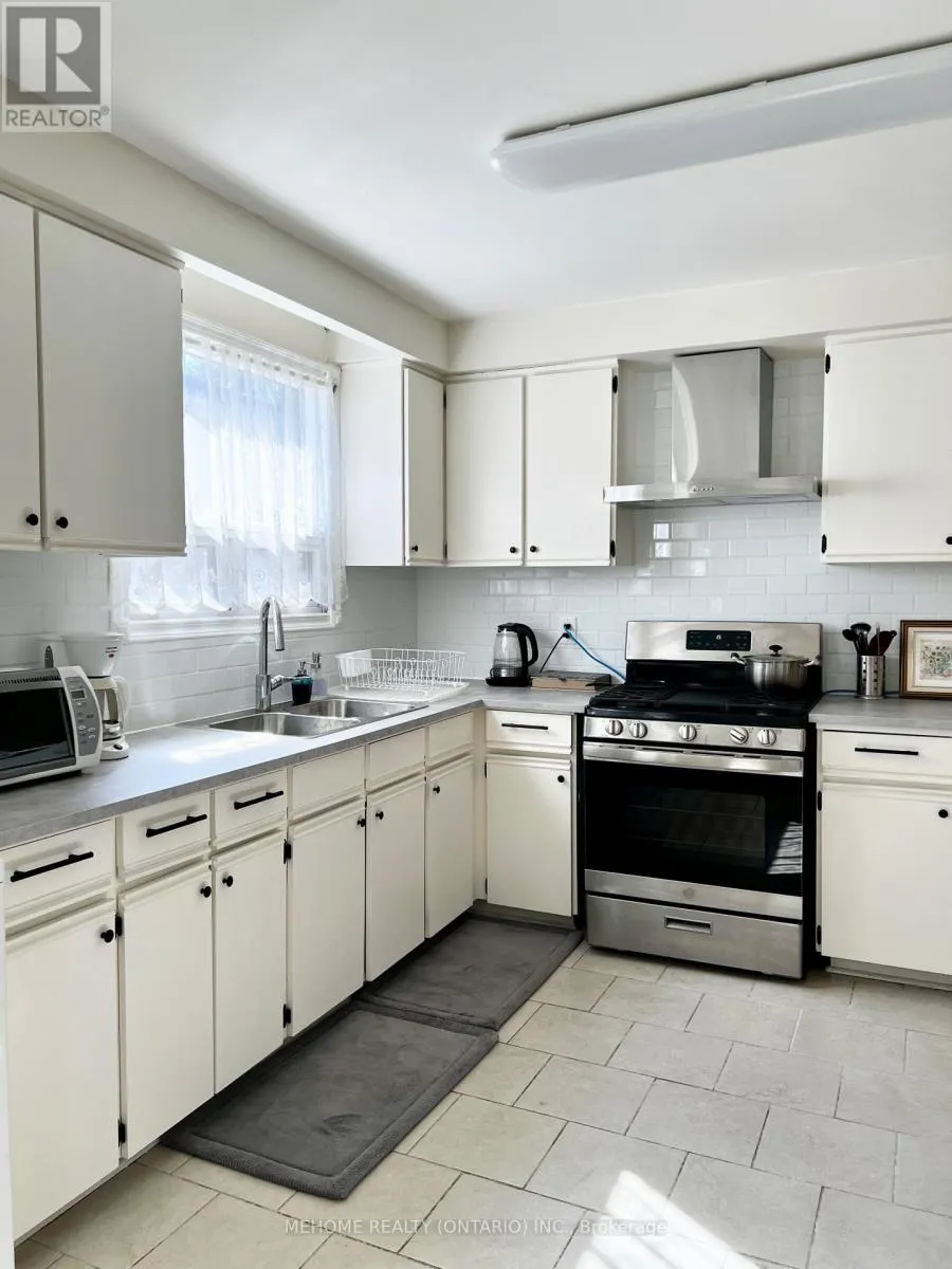UPPER - 126 EDMONTON DRIVE