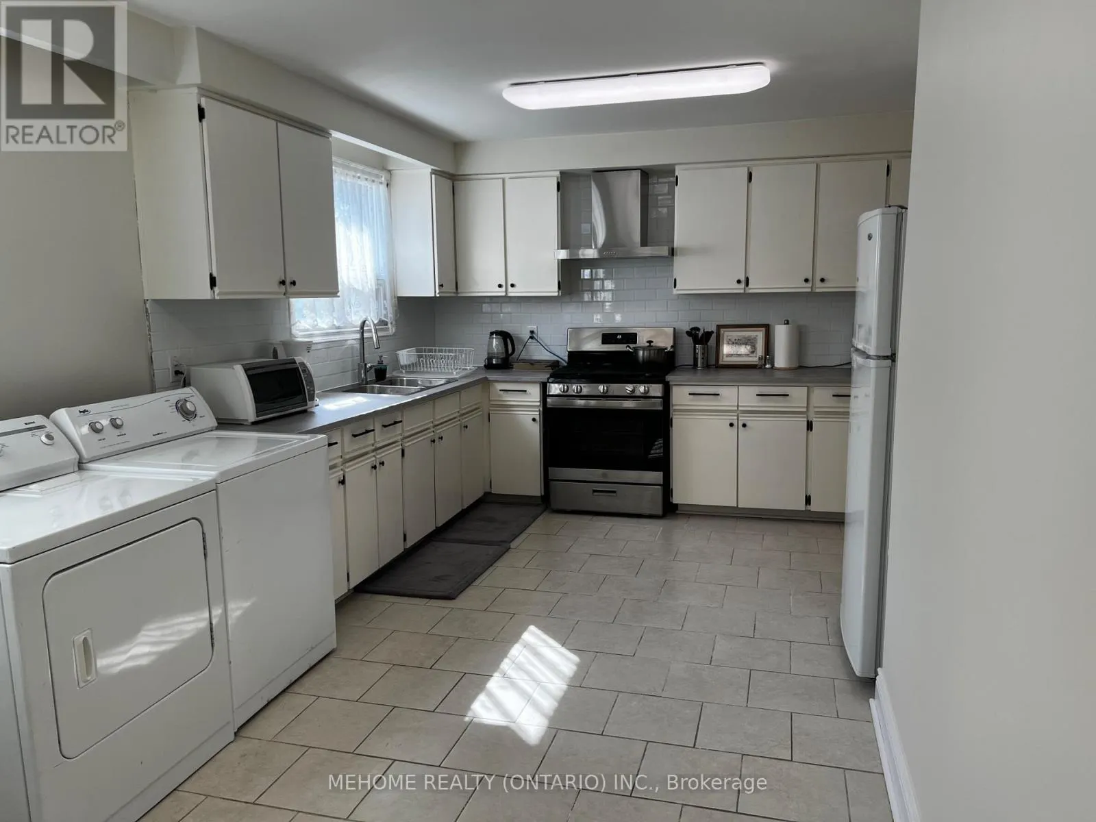 UPPER - 126 EDMONTON DRIVE