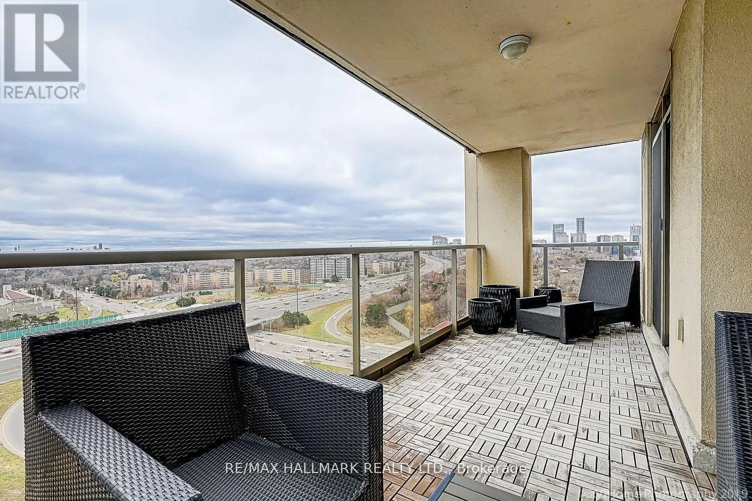 1608 - 18 KENASTON GARDENS