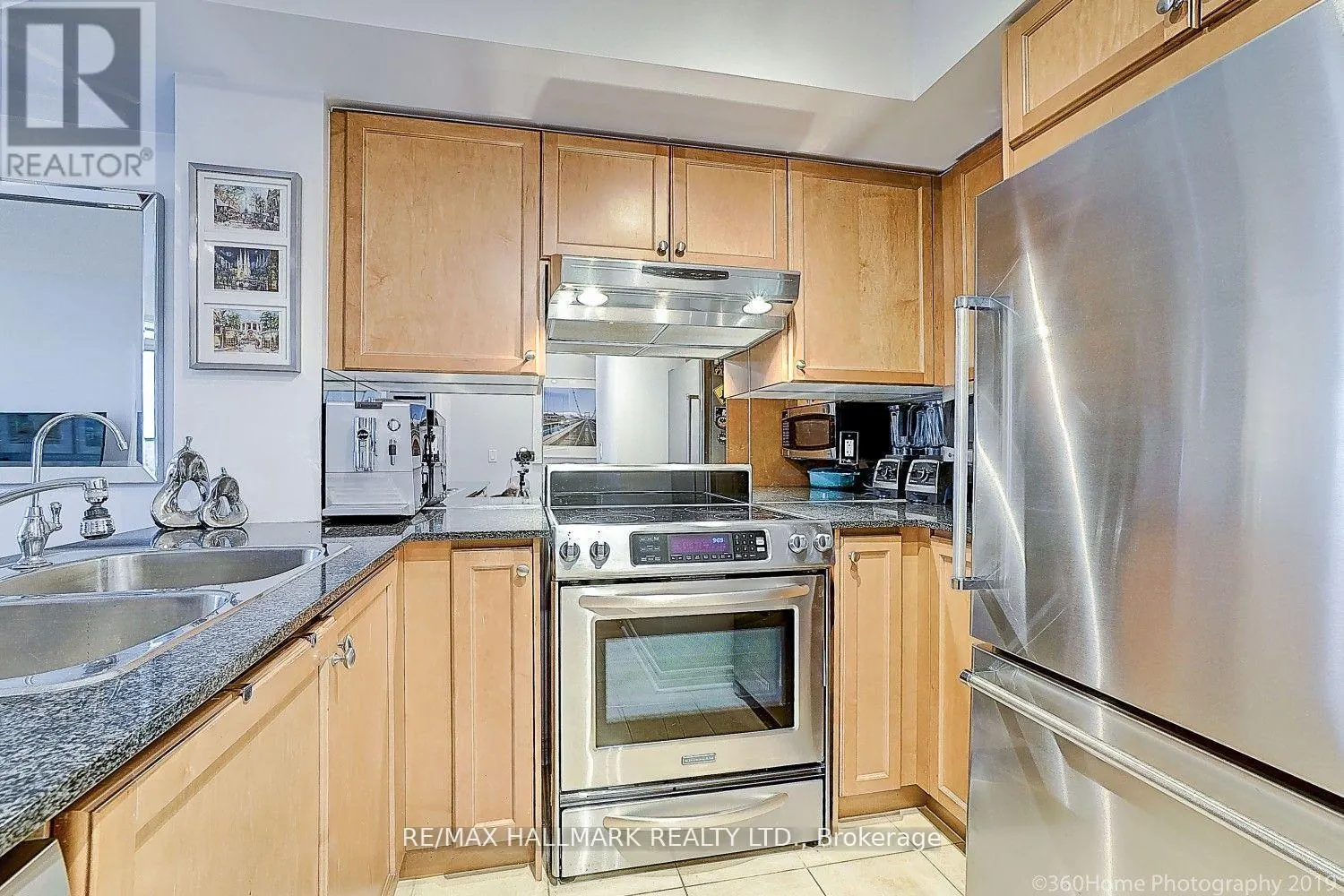 1608 - 18 KENASTON GARDENS