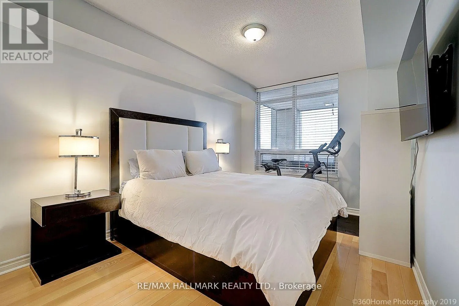 1608 - 18 KENASTON GARDENS