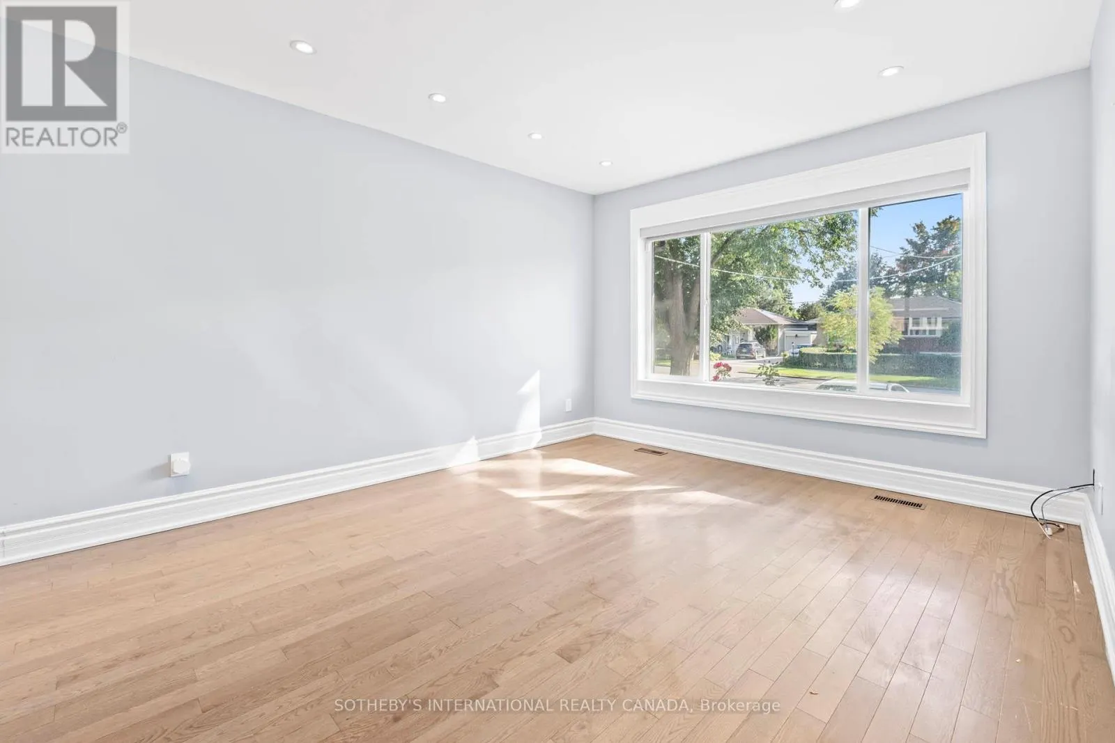 108 LYNEDOCK CRESCENT