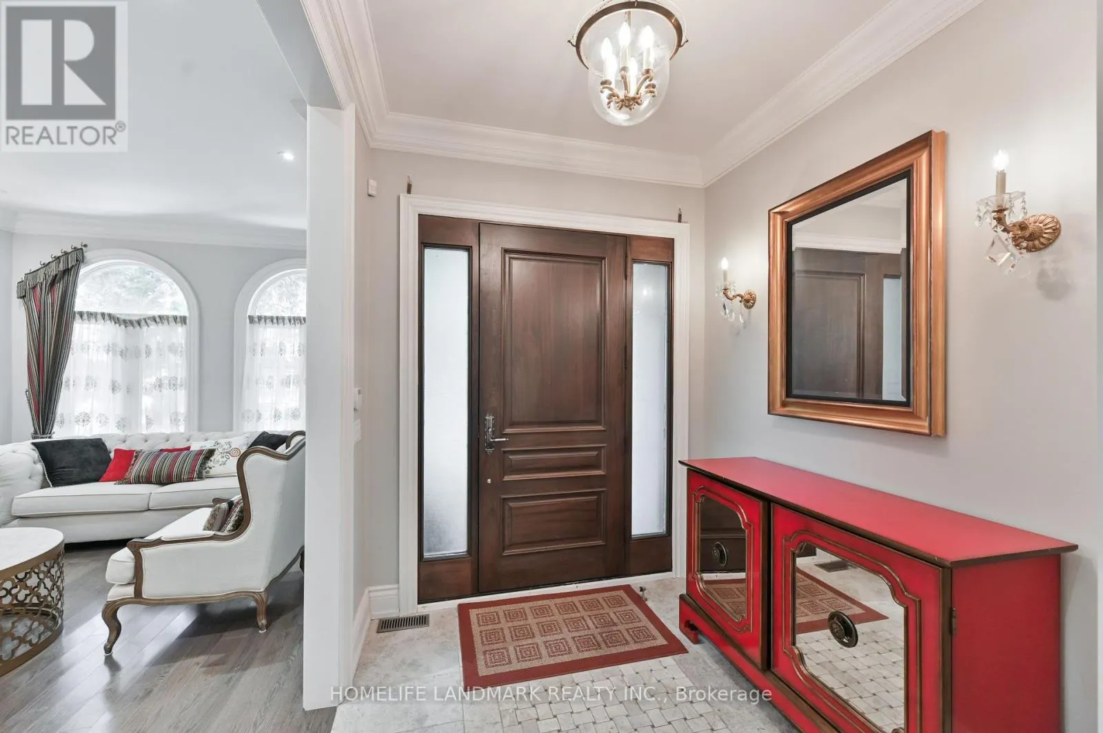 10 LOGANBERRY CRESCENT
