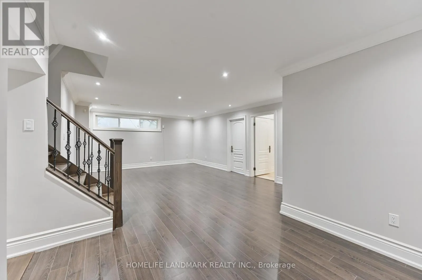10 LOGANBERRY CRESCENT