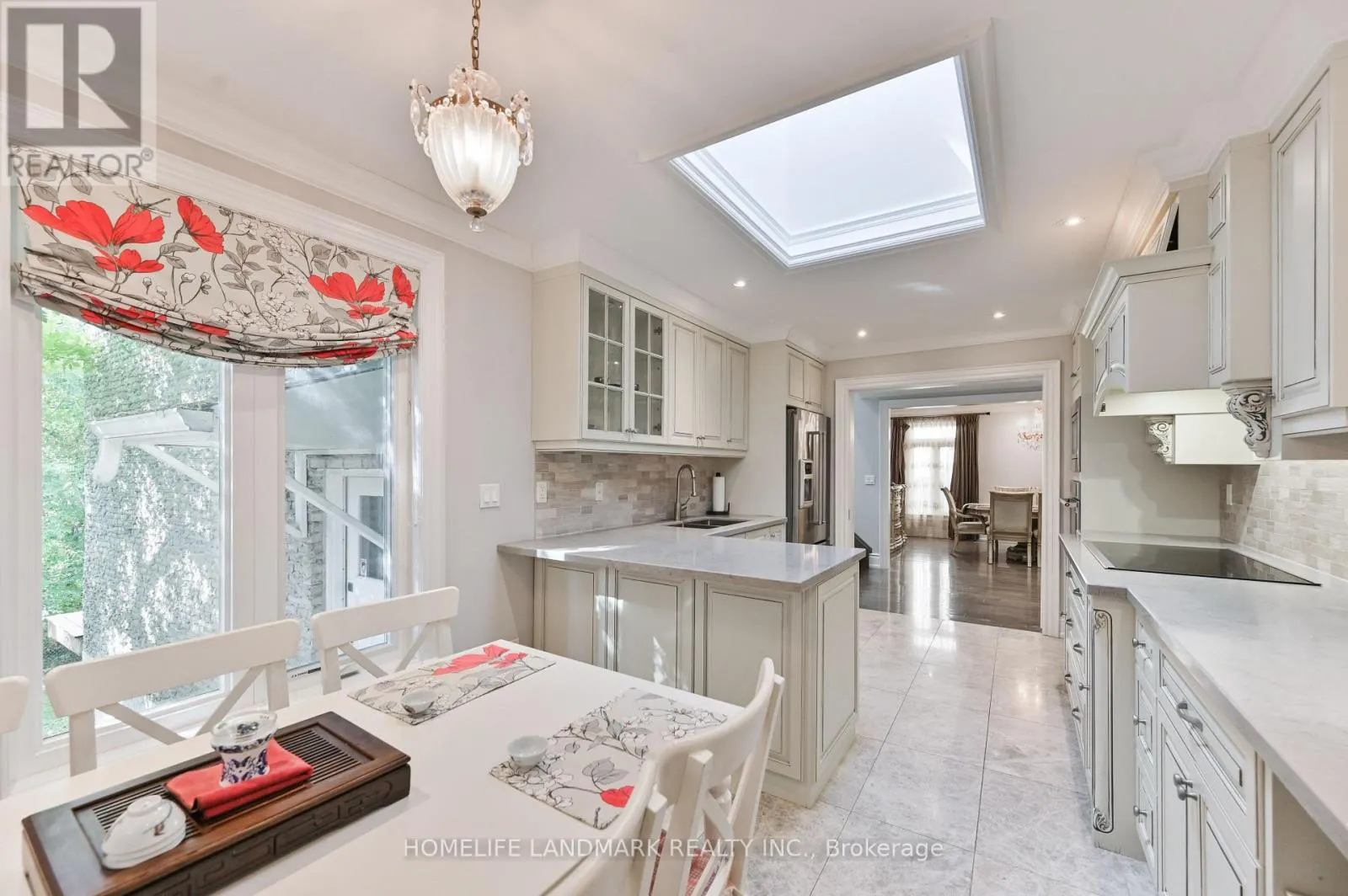 10 LOGANBERRY CRESCENT