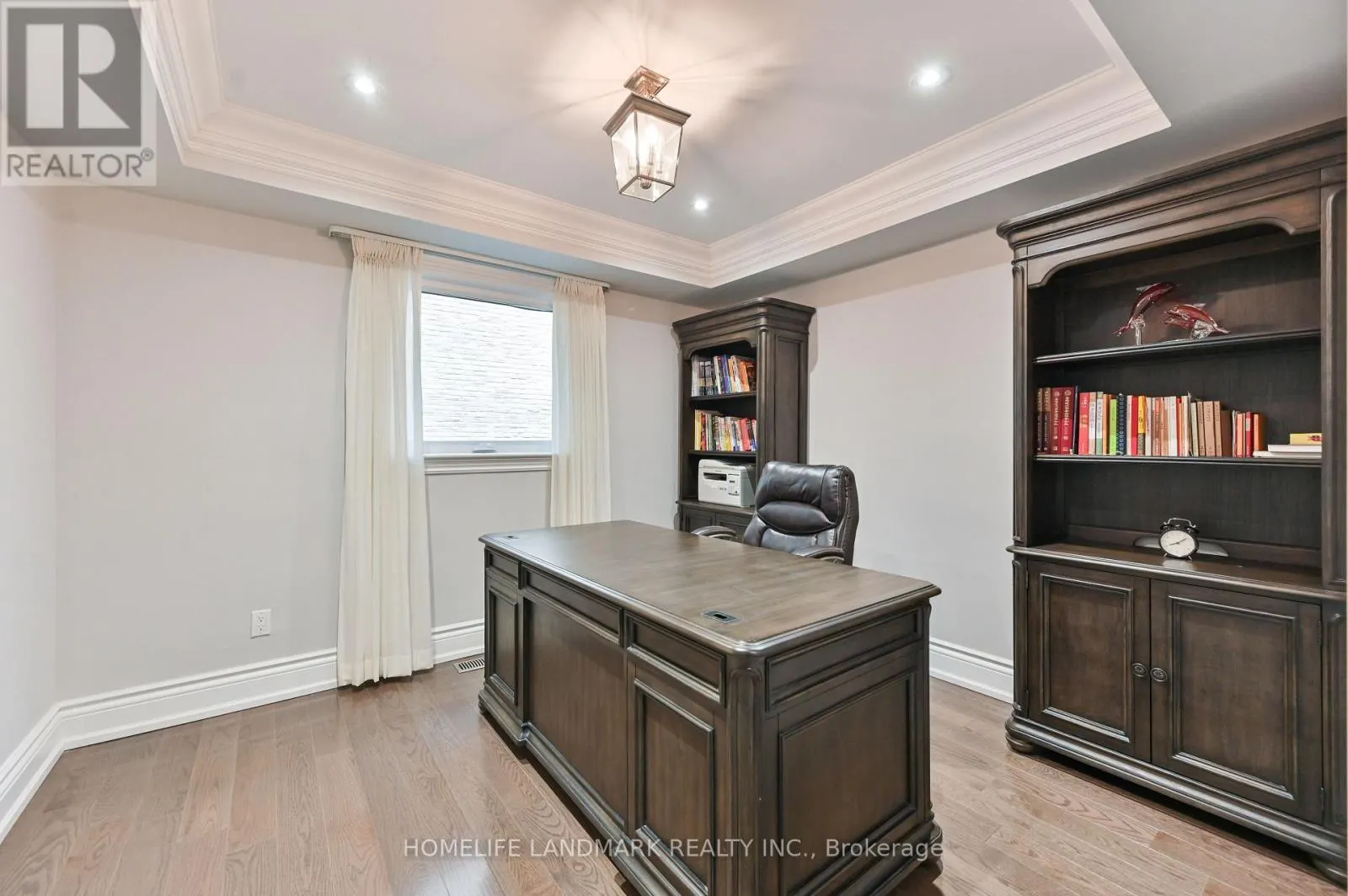 10 LOGANBERRY CRESCENT