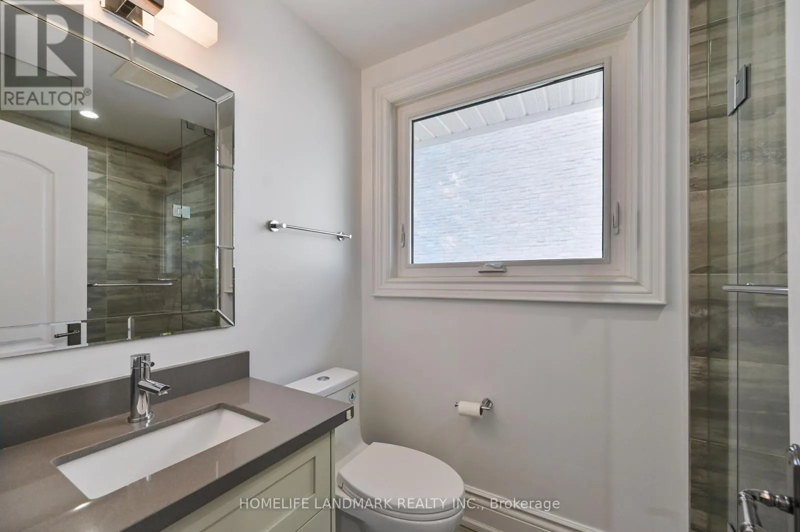 10 LOGANBERRY CRESCENT