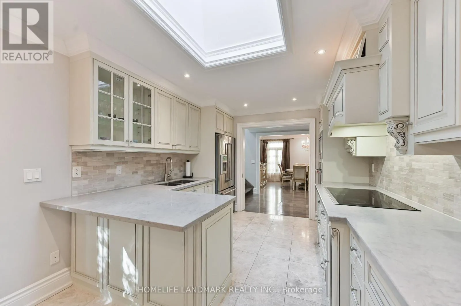 10 LOGANBERRY CRESCENT