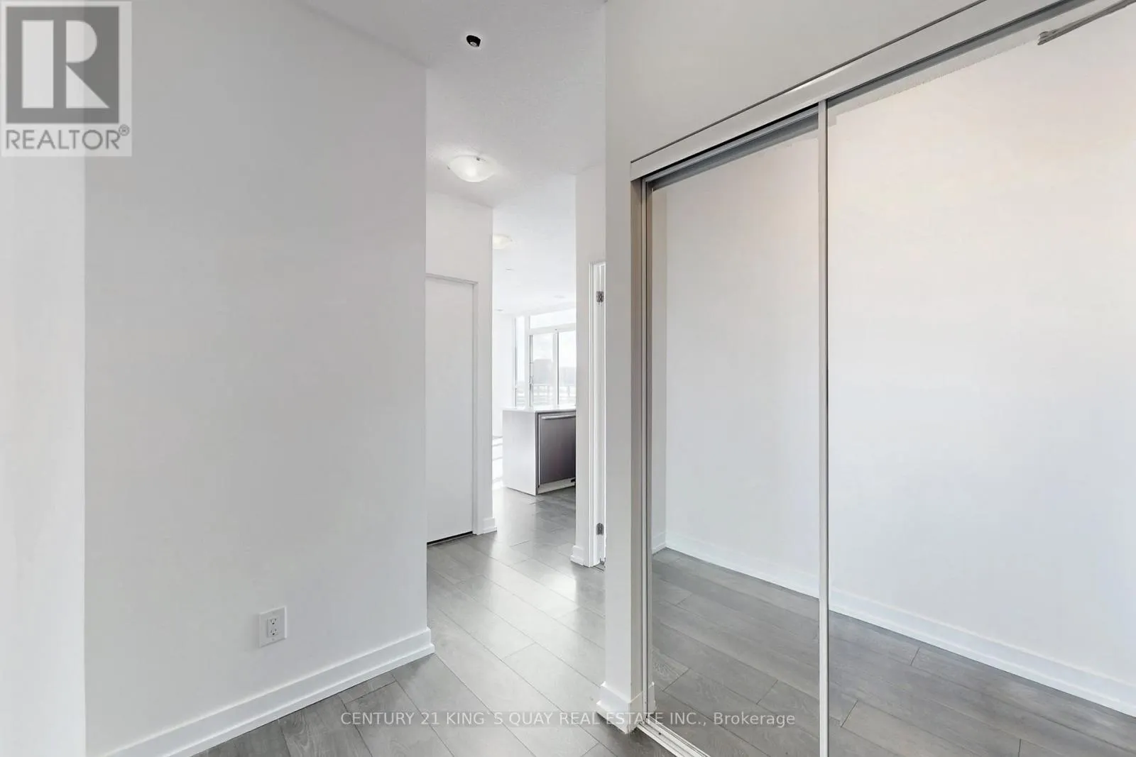 703 - 200 SACKVILLE STREET