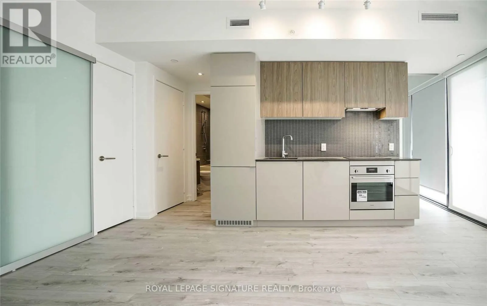 4202 - 161 ROEHAMPTON AVENUE