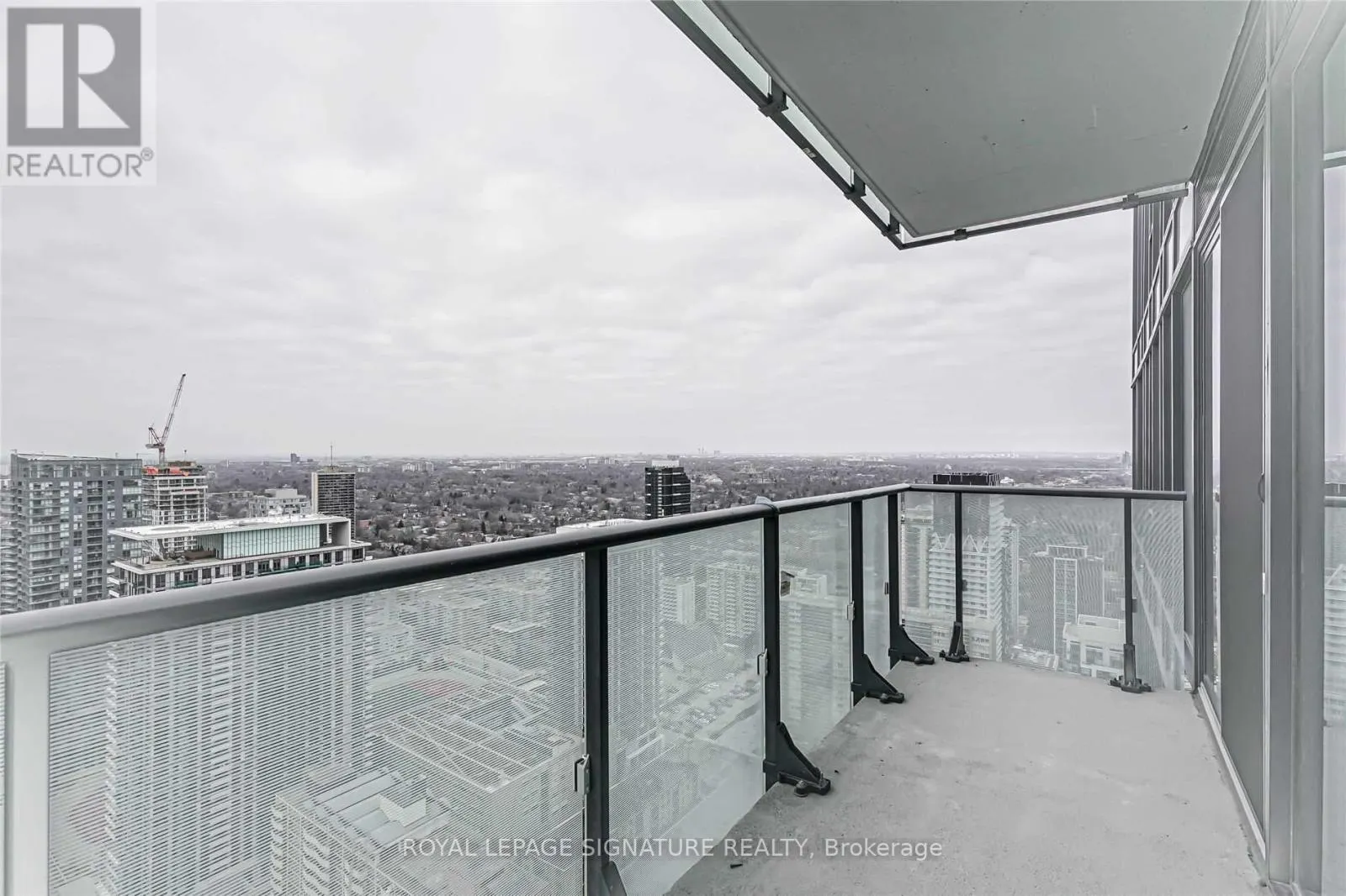 4202 - 161 ROEHAMPTON AVENUE
