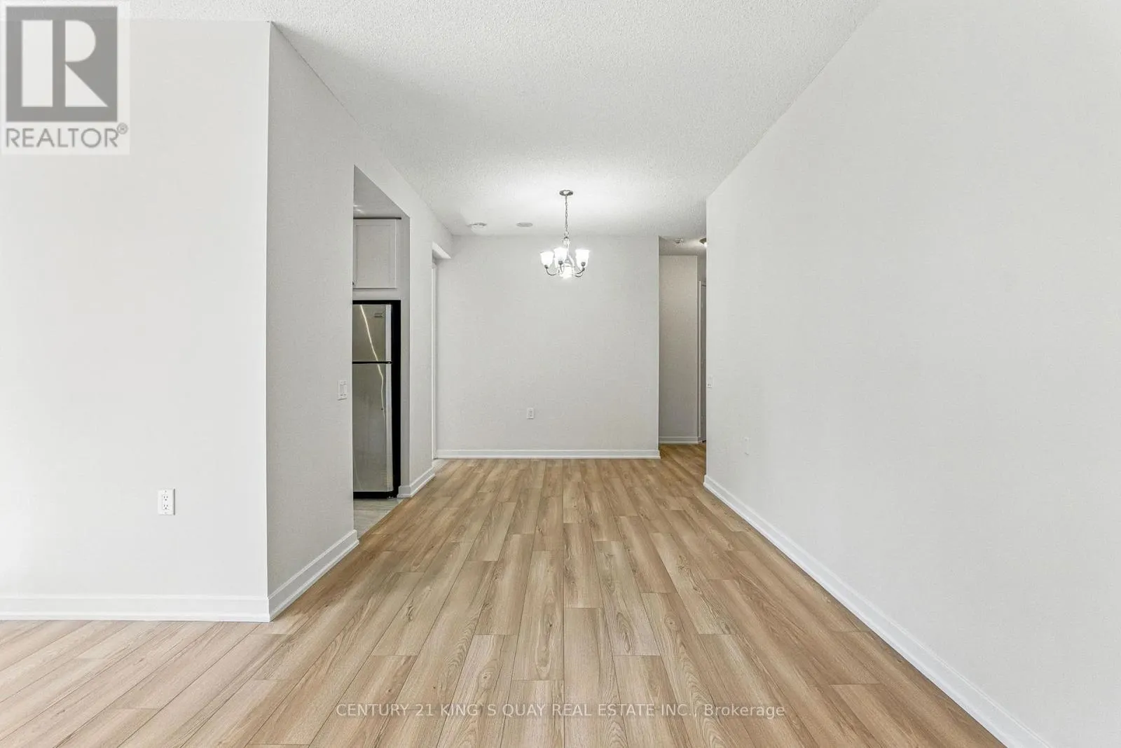 810 - 85 BLOOR STREET E