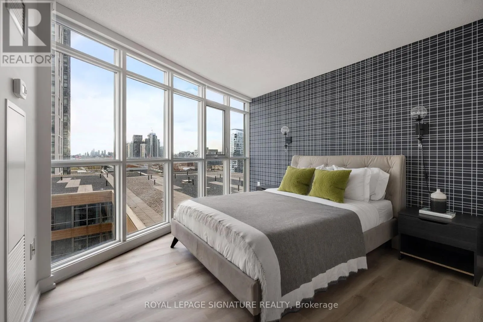 1209 - 21 ICEBOAT TERRACE
