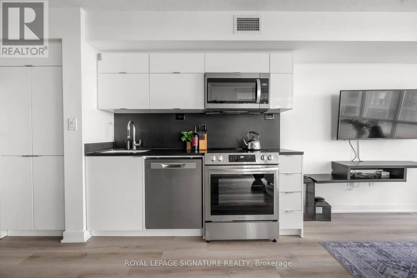 1209 - 21 ICEBOAT TERRACE
