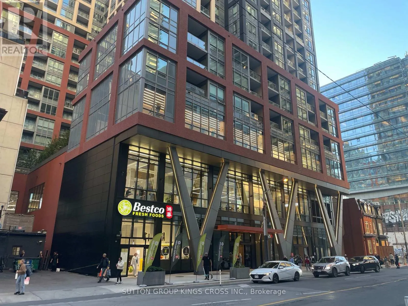 615 - 108 PETER STREET