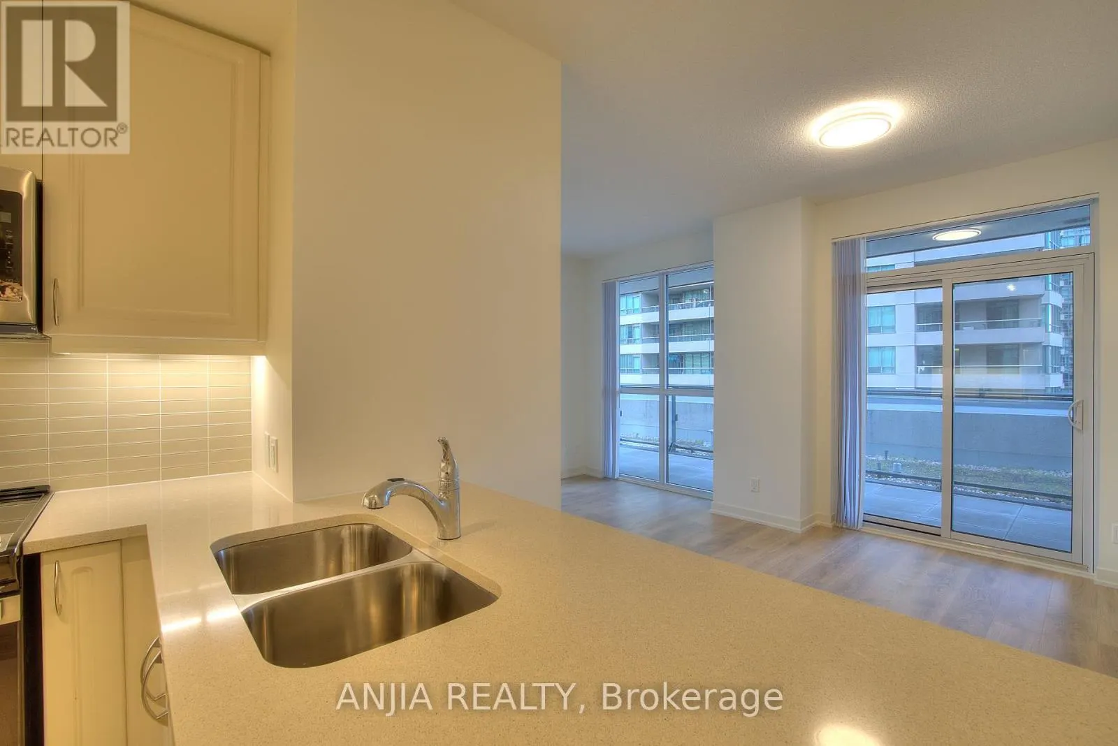 619 - 4955 YONGE STREET
