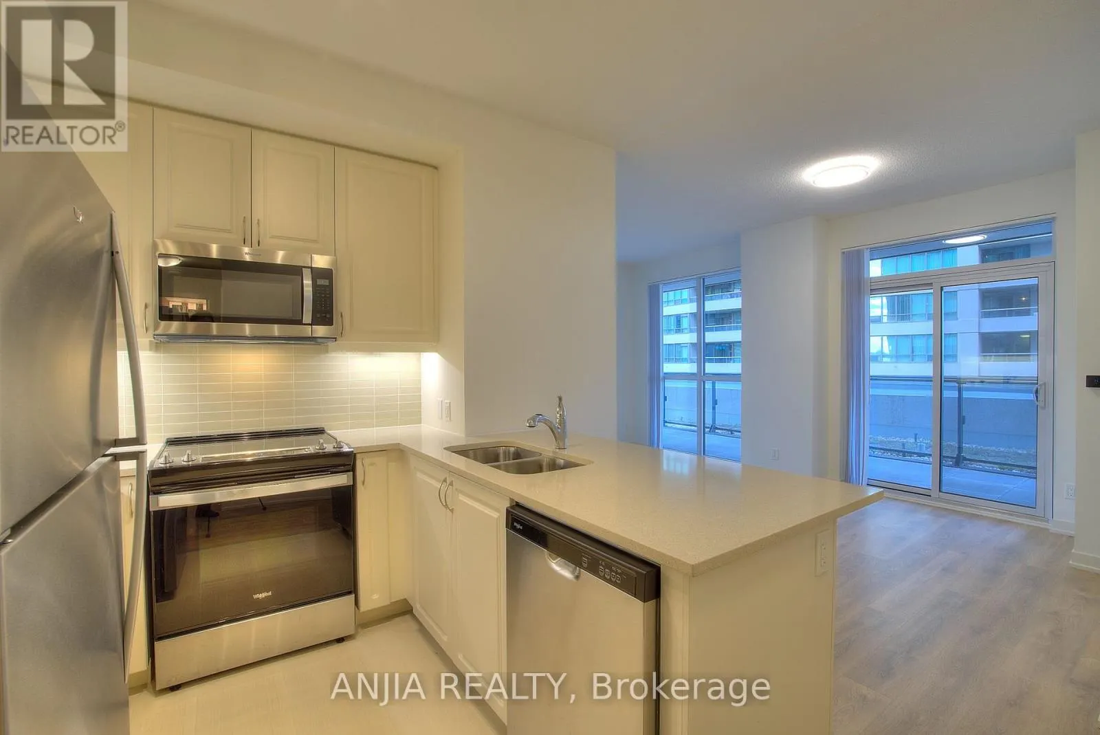 619 - 4955 YONGE STREET