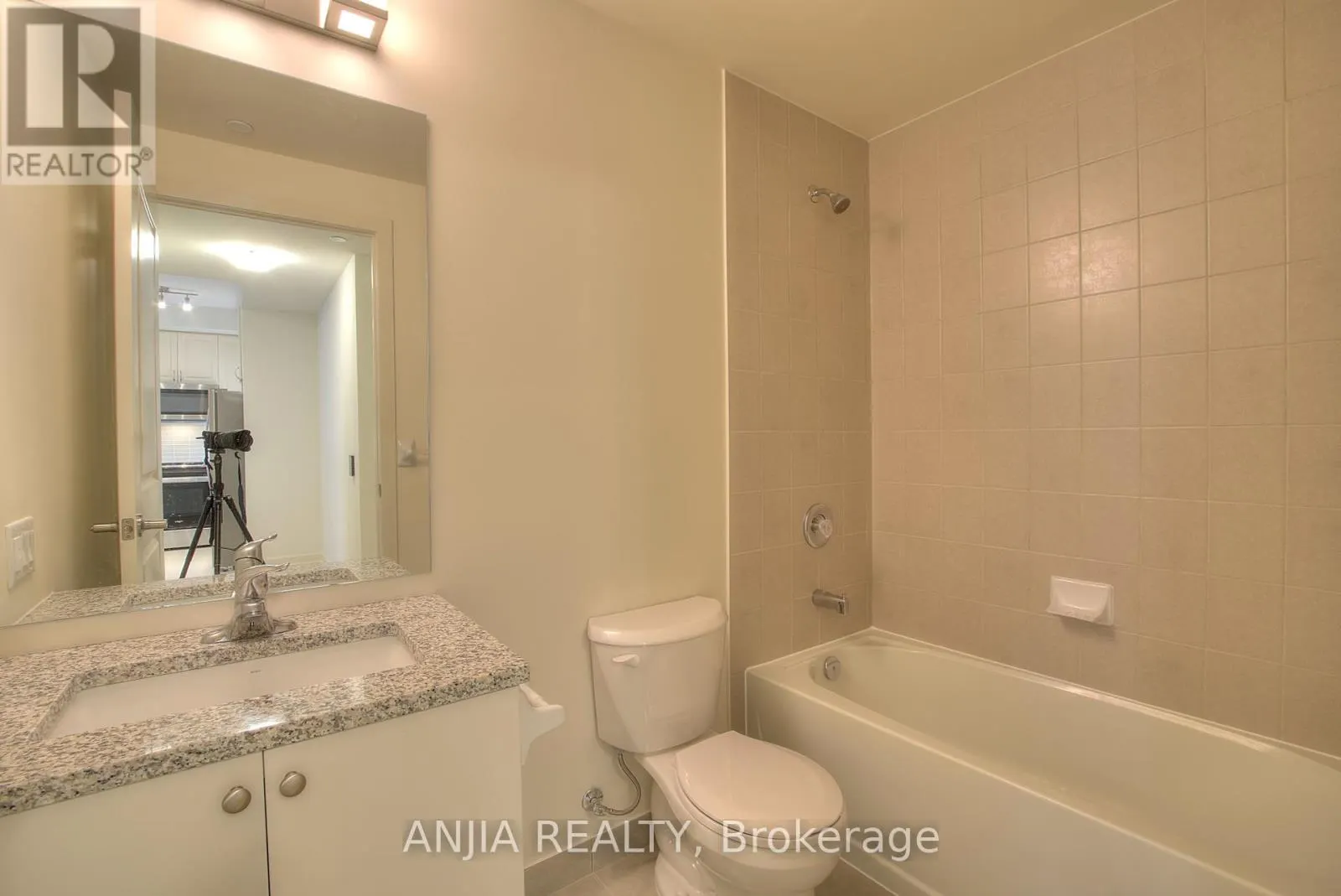 619 - 4955 YONGE STREET