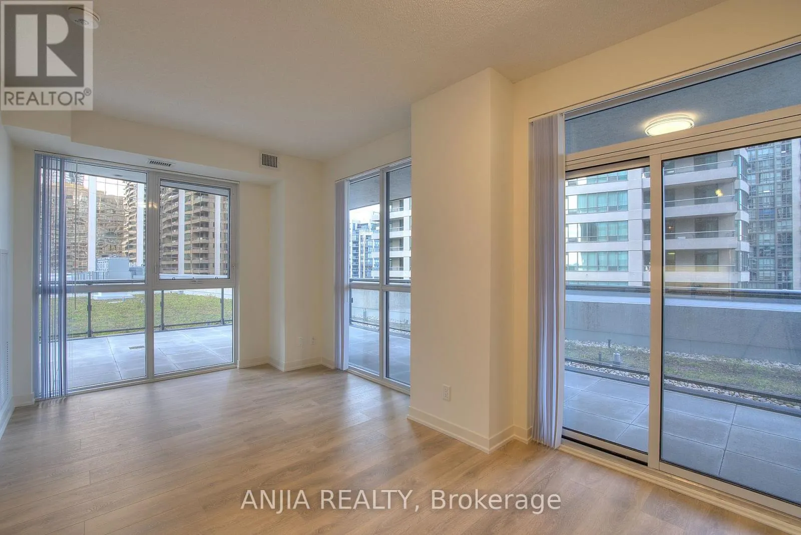 619 - 4955 YONGE STREET
