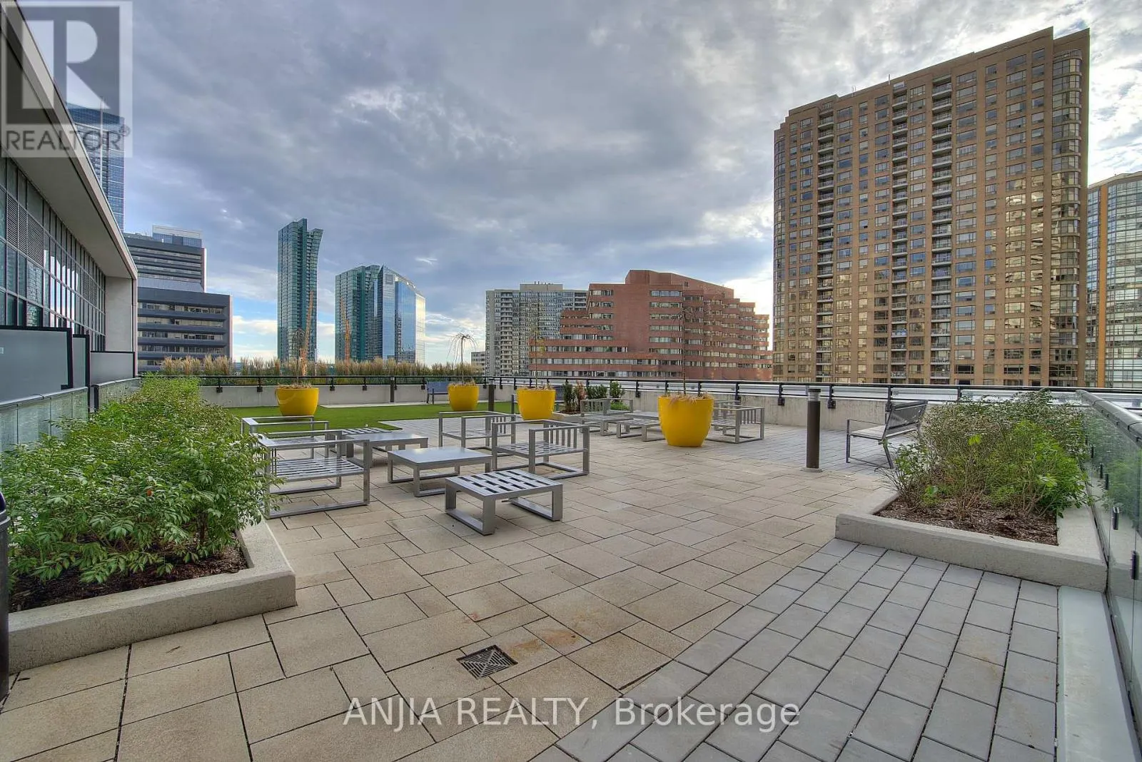 619 - 4955 YONGE STREET
