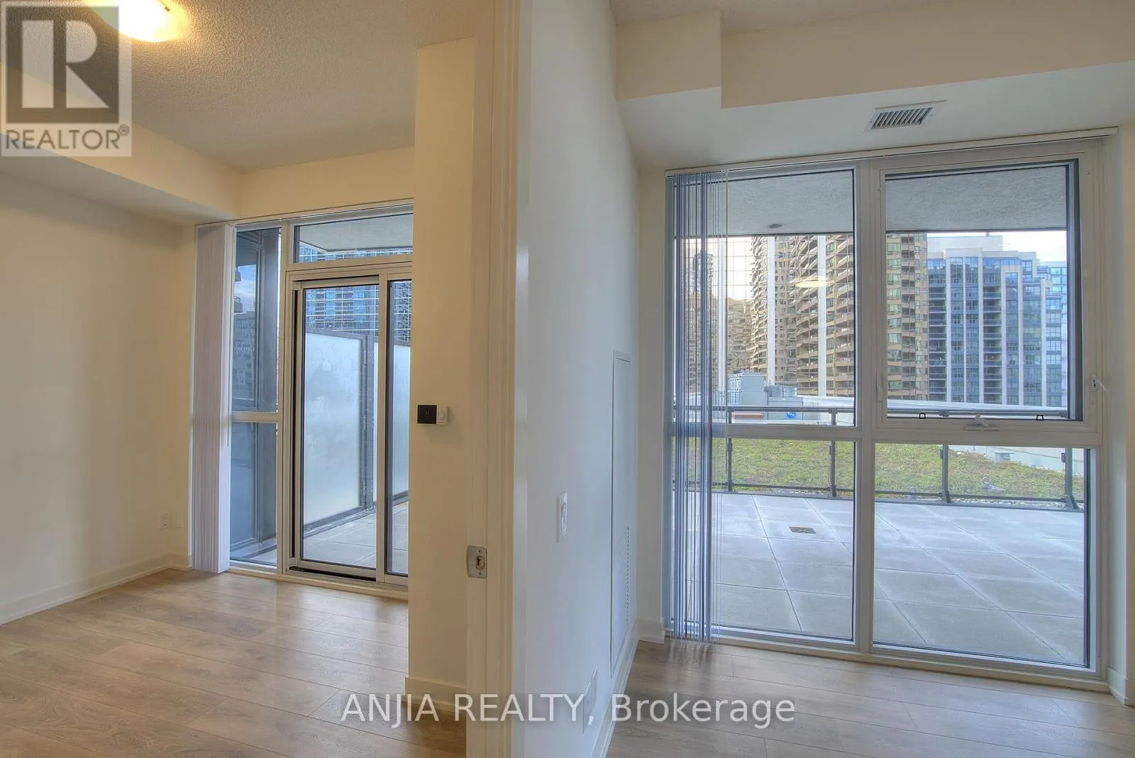 619 - 4955 YONGE STREET