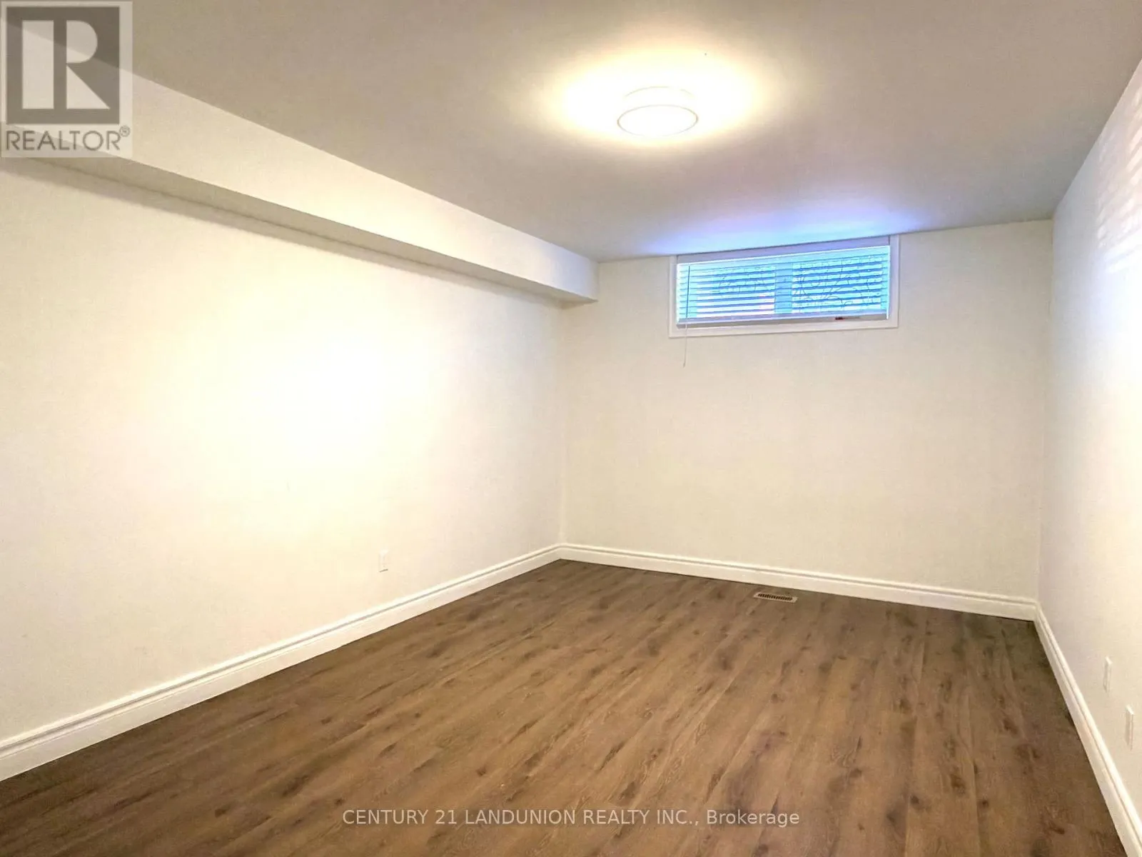 UNIT 2 - 1 CALDY COURT