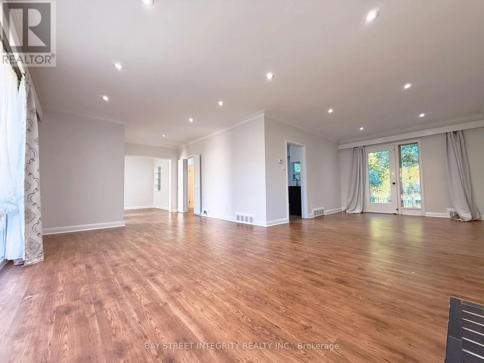 143 MUNRO BOULEVARD