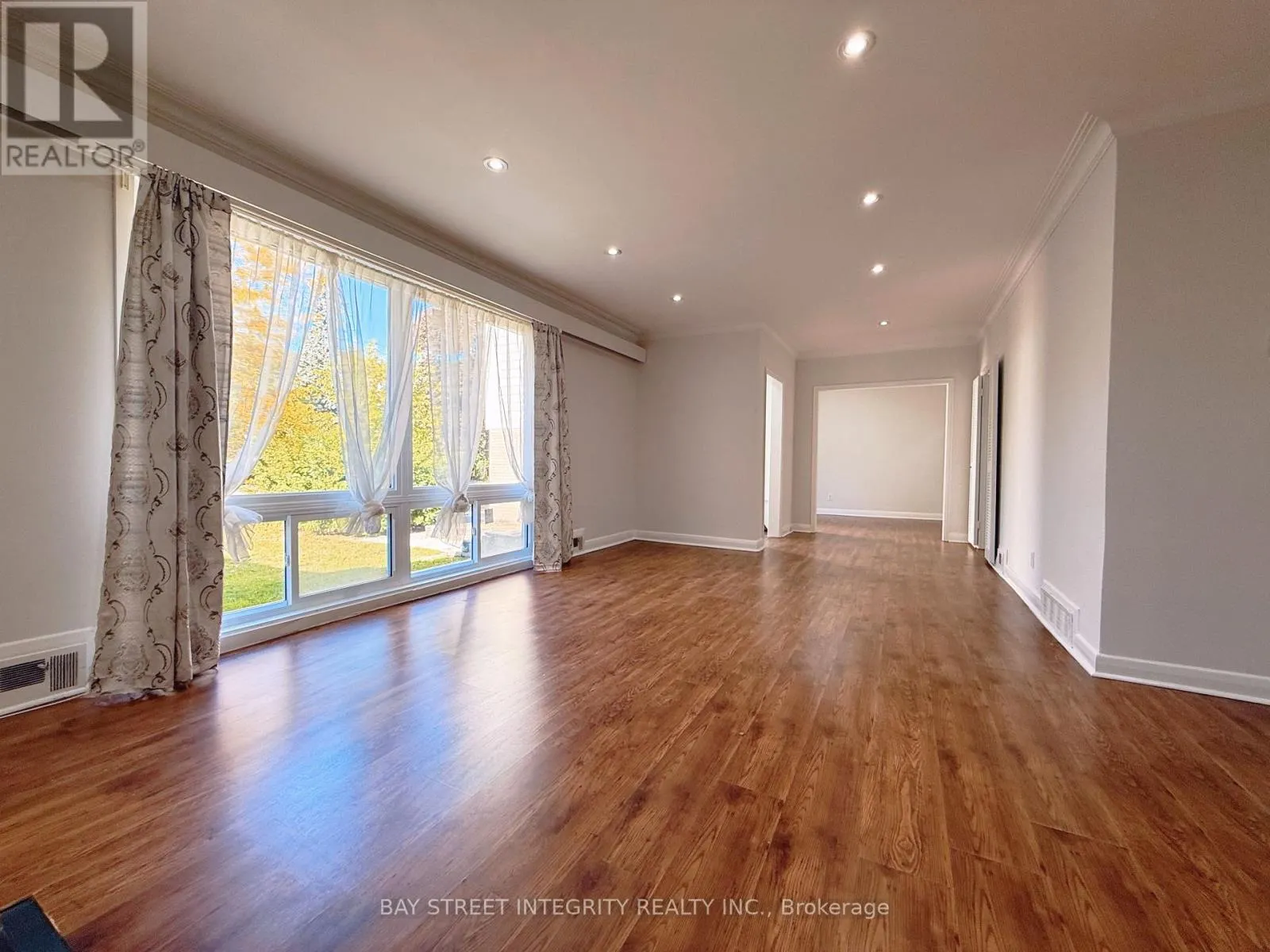 143 MUNRO BOULEVARD