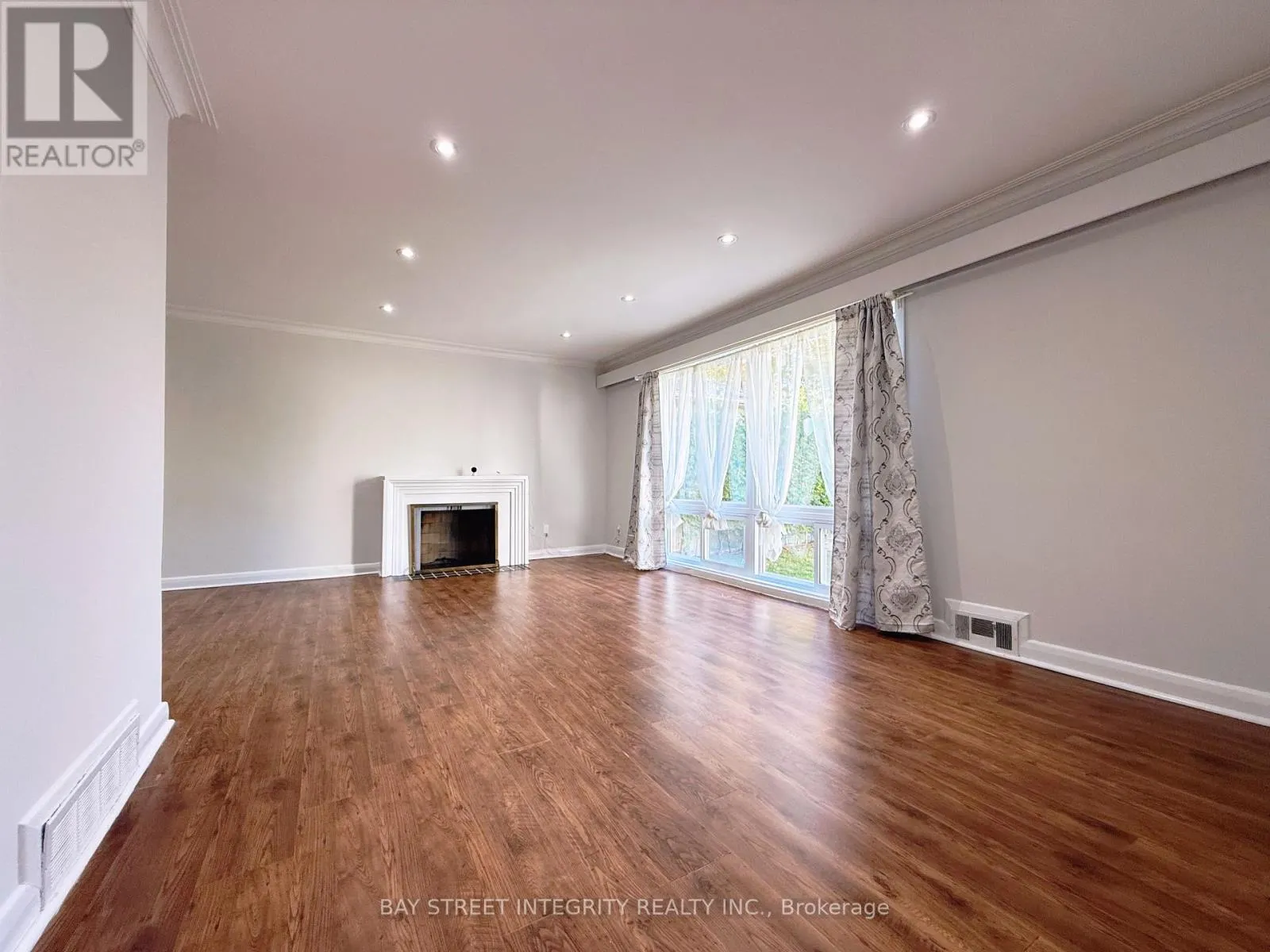 143 MUNRO BOULEVARD