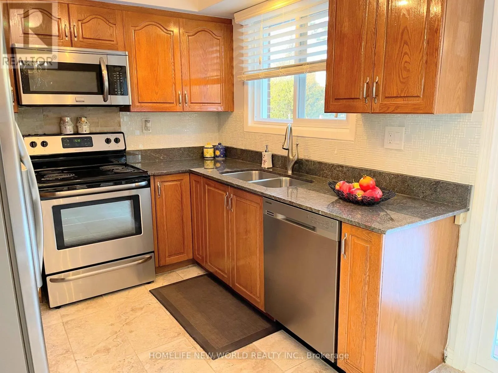 58 MARATHON CRESCENT