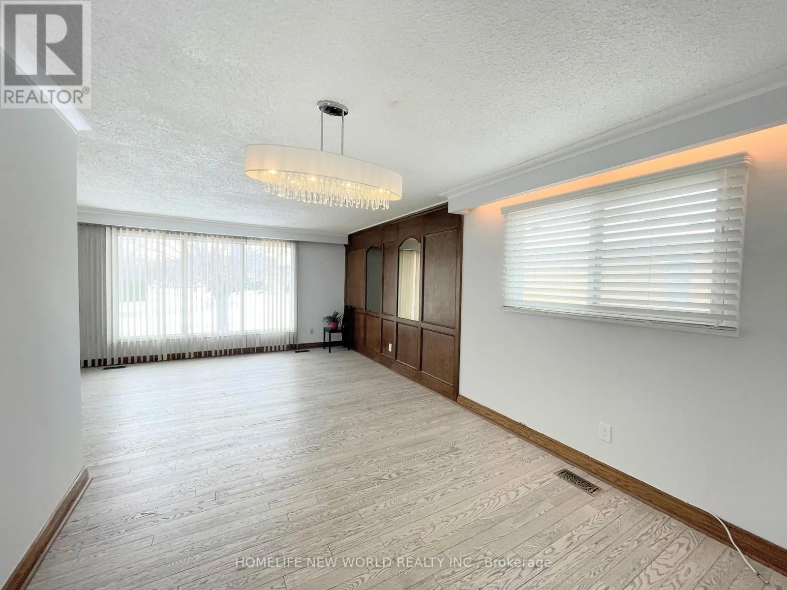 58 MARATHON CRESCENT