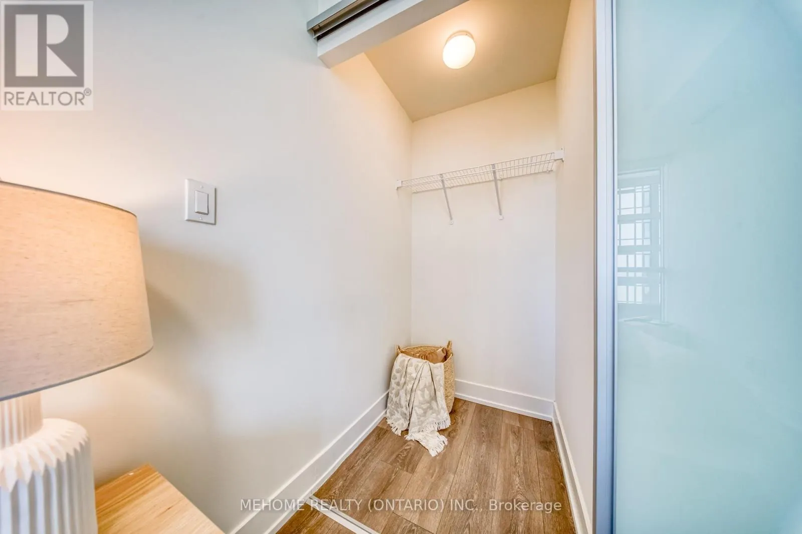 905 - 180 FAIRVIEW MALL DRIVE