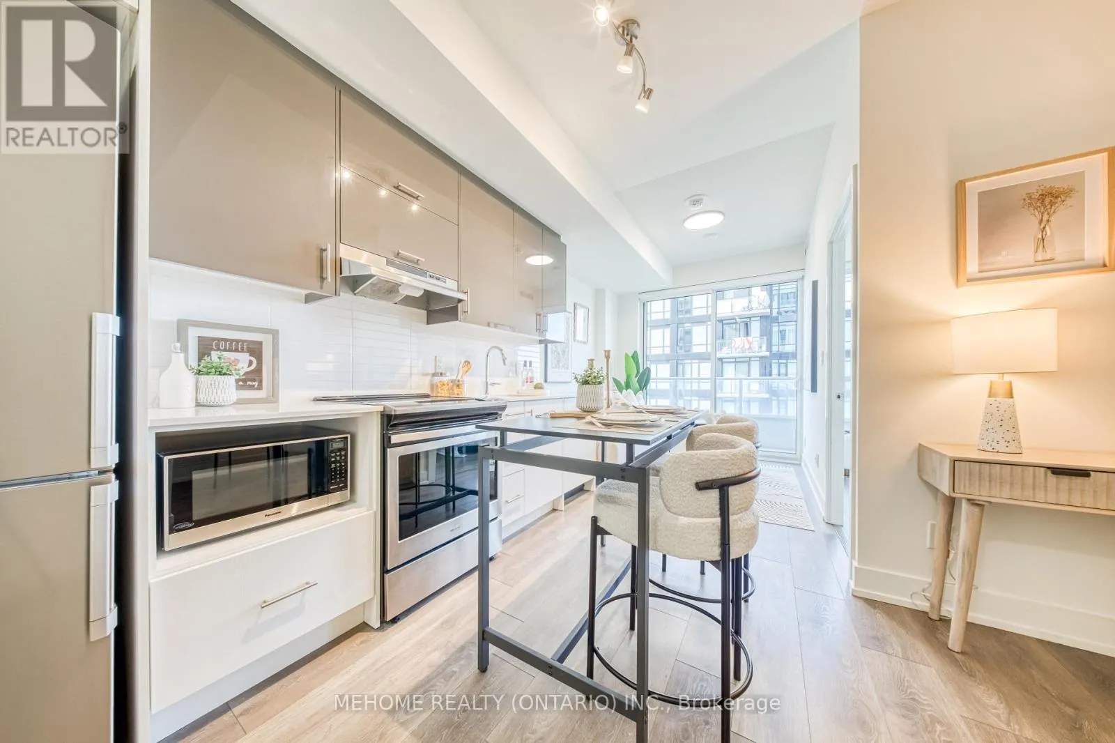 905 - 180 FAIRVIEW MALL DRIVE