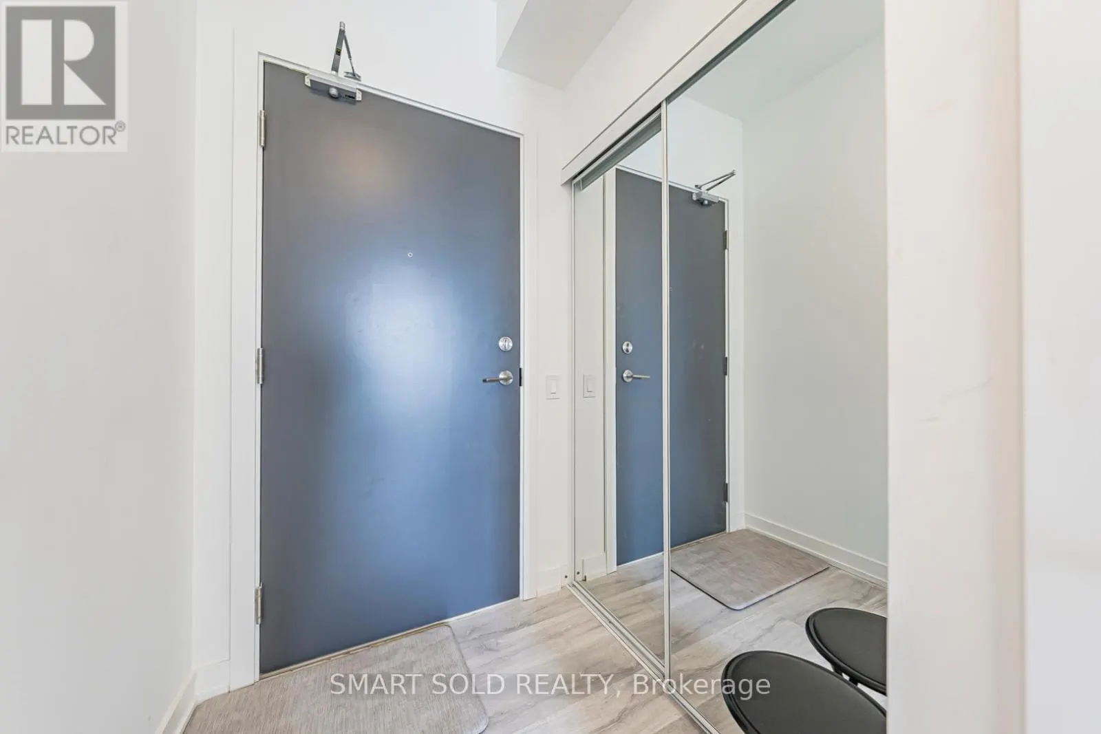 N1303 - 7 GOLDEN LION HEIGHTS
