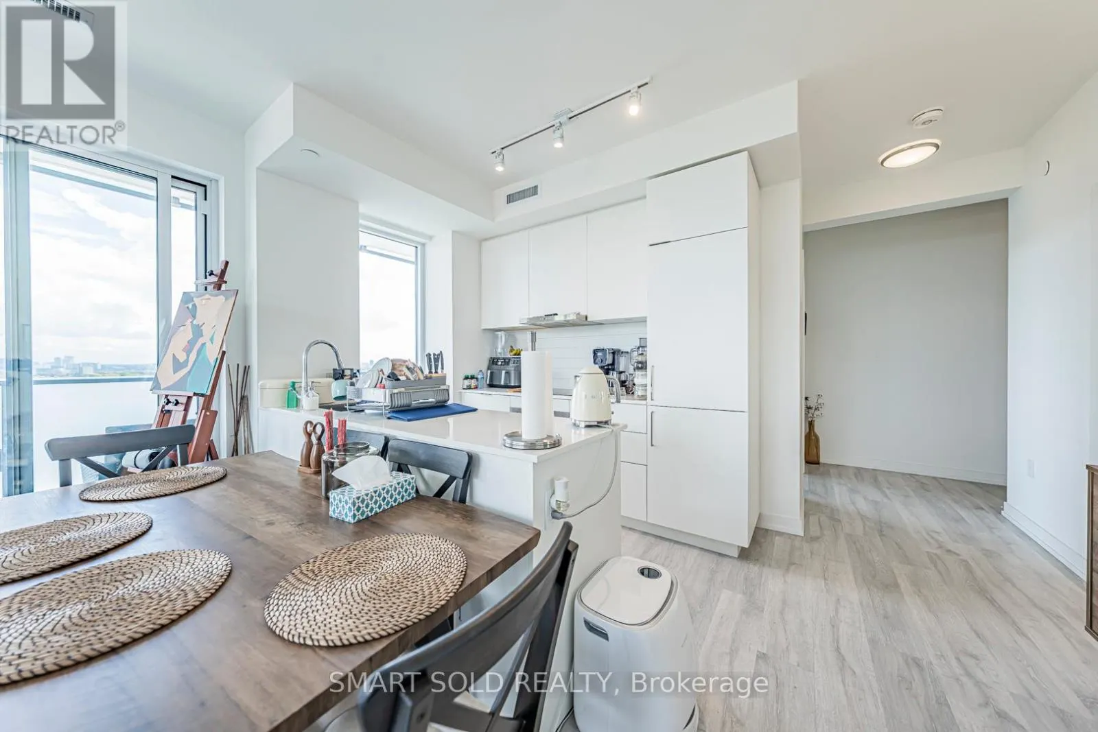 N1303 - 7 GOLDEN LION HEIGHTS