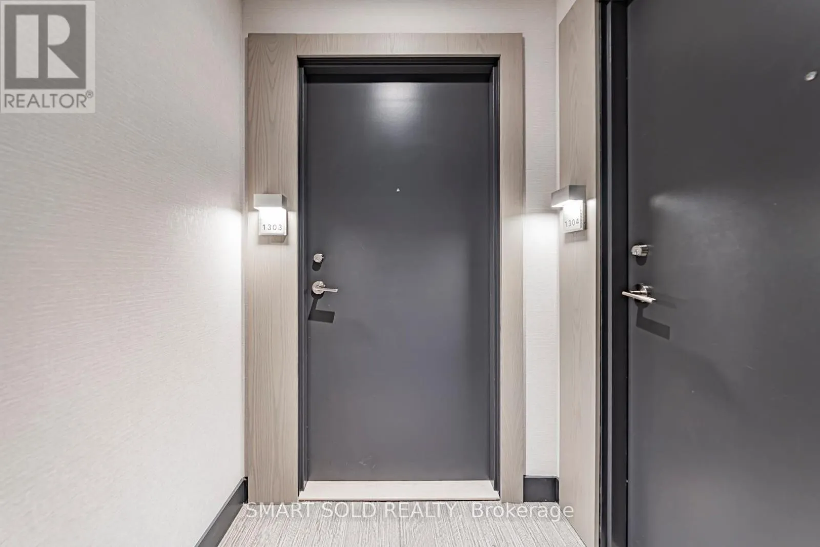 N1303 - 7 GOLDEN LION HEIGHTS