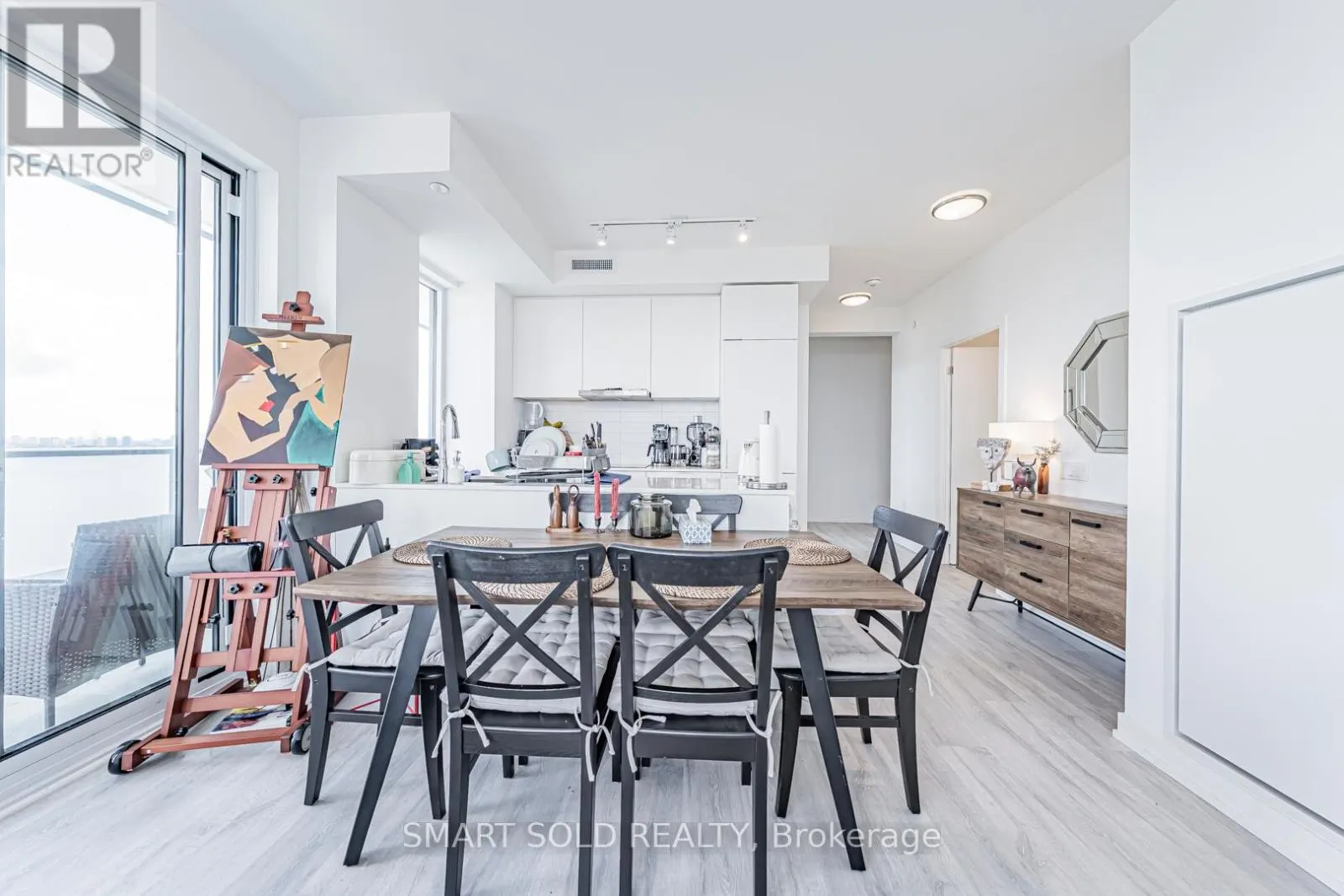 N1303 - 7 GOLDEN LION HEIGHTS