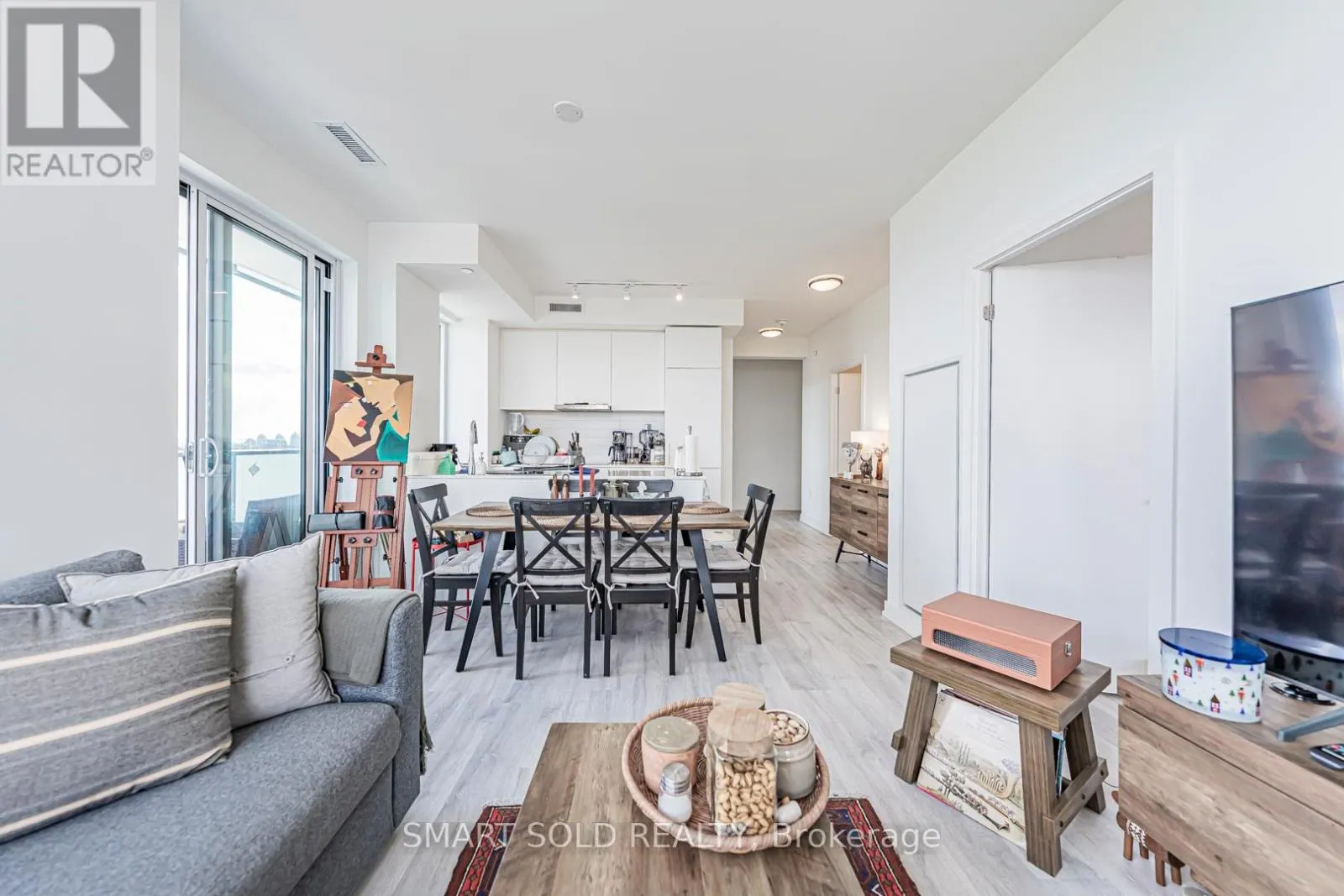 N1303 - 7 GOLDEN LION HEIGHTS