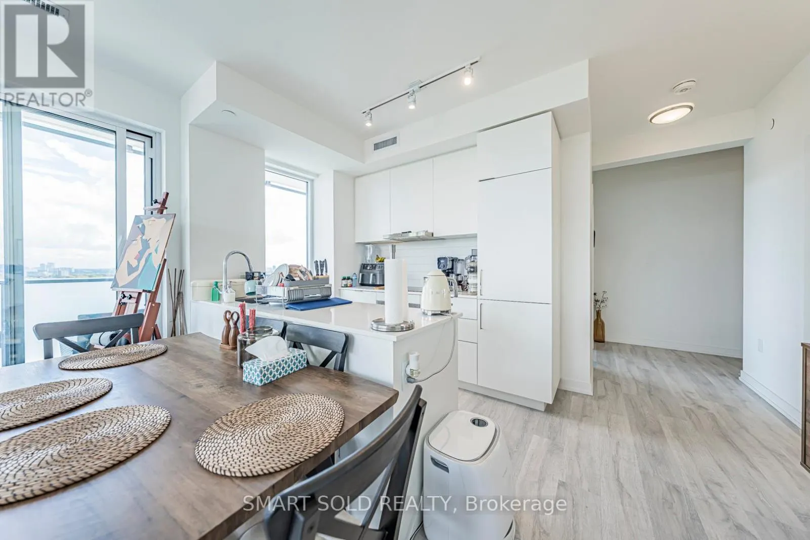 N1303 - 7 GOLDEN LION HEIGHTS